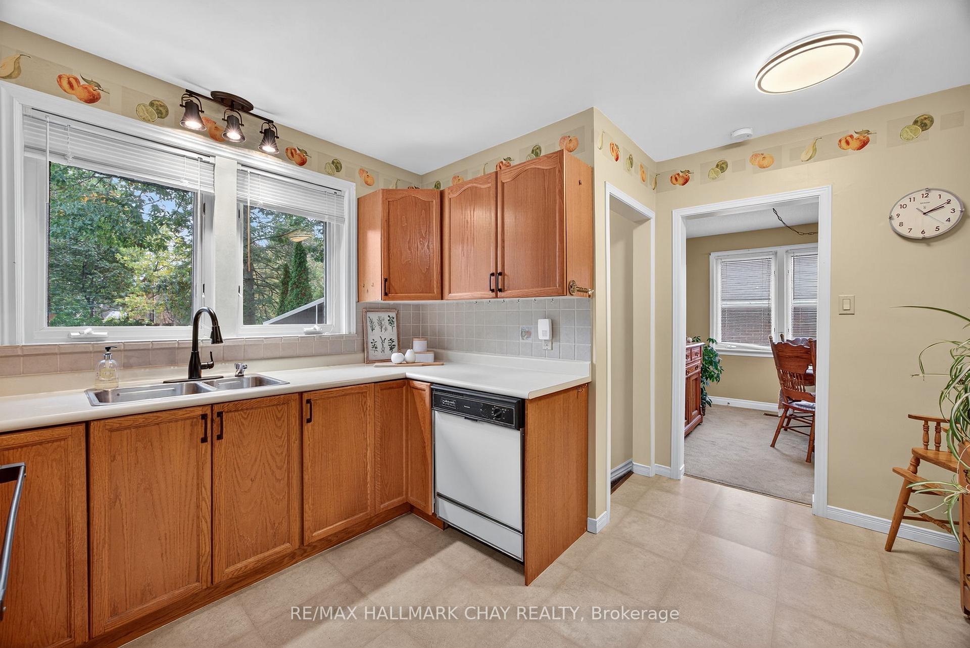 Photo 13 of 23 Shannon Street, Barrie, Wellington — HOMEH