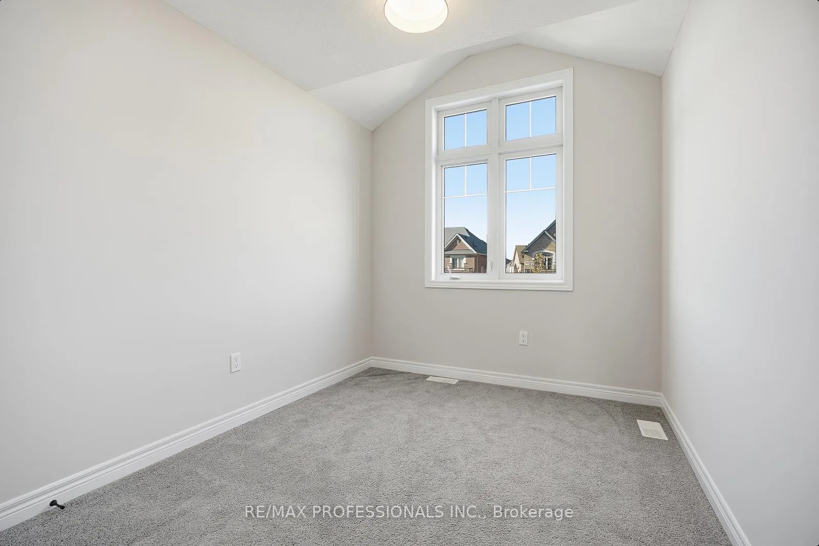 Photo 20 of 183 Hutchinson Drive, New Tecumseth, Alliston — HOMEH