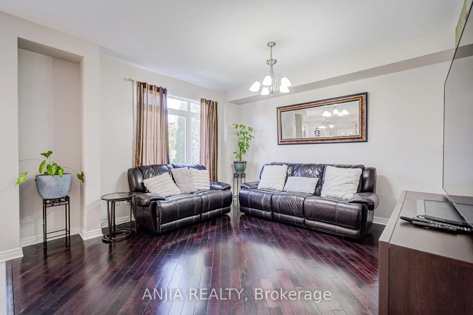 Photo 14 of 384 Highglen Avenue, Markham, Middlefield — HOMEH