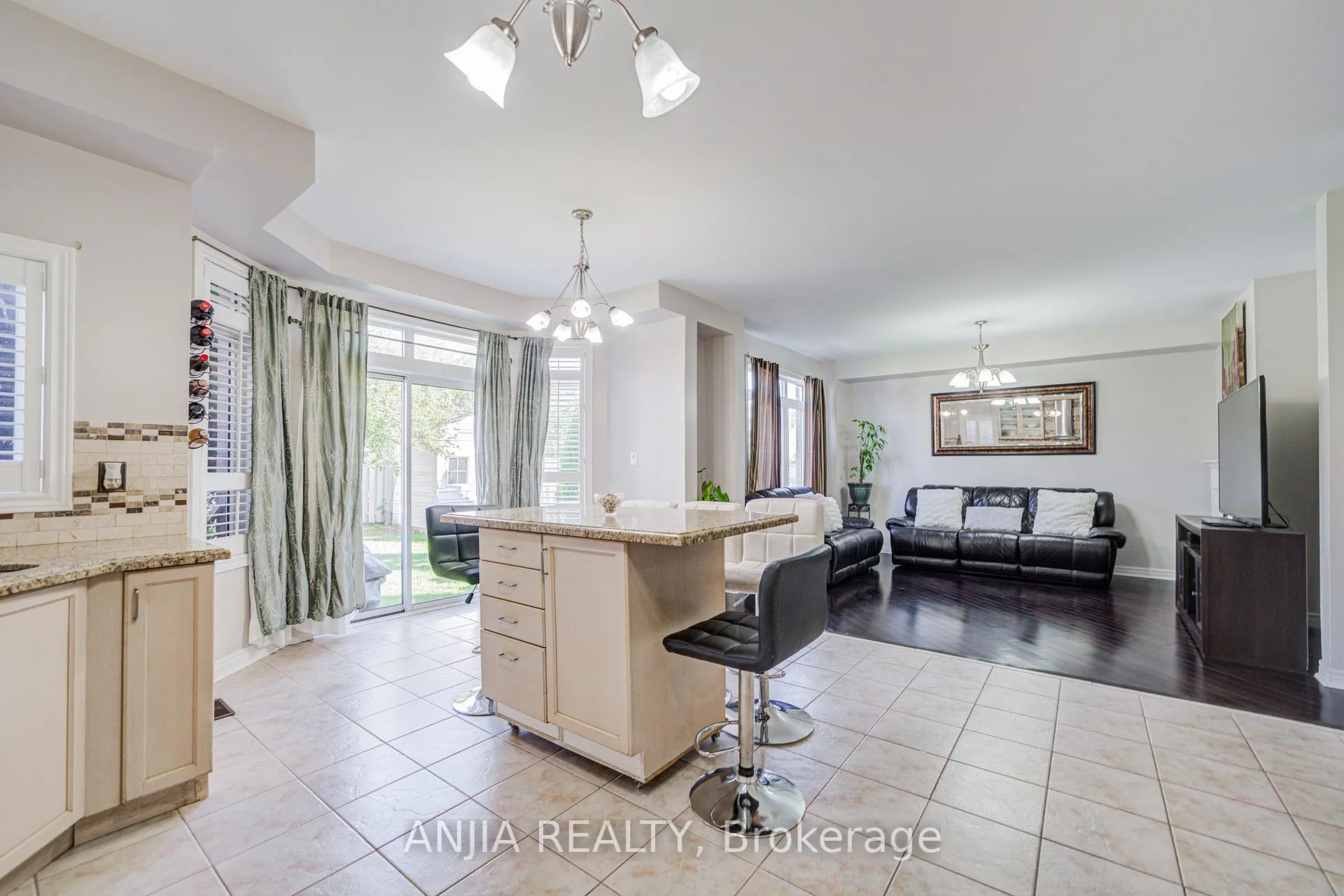 Photo 20 of 384 Highglen Avenue, Markham, Middlefield — HOMEH
