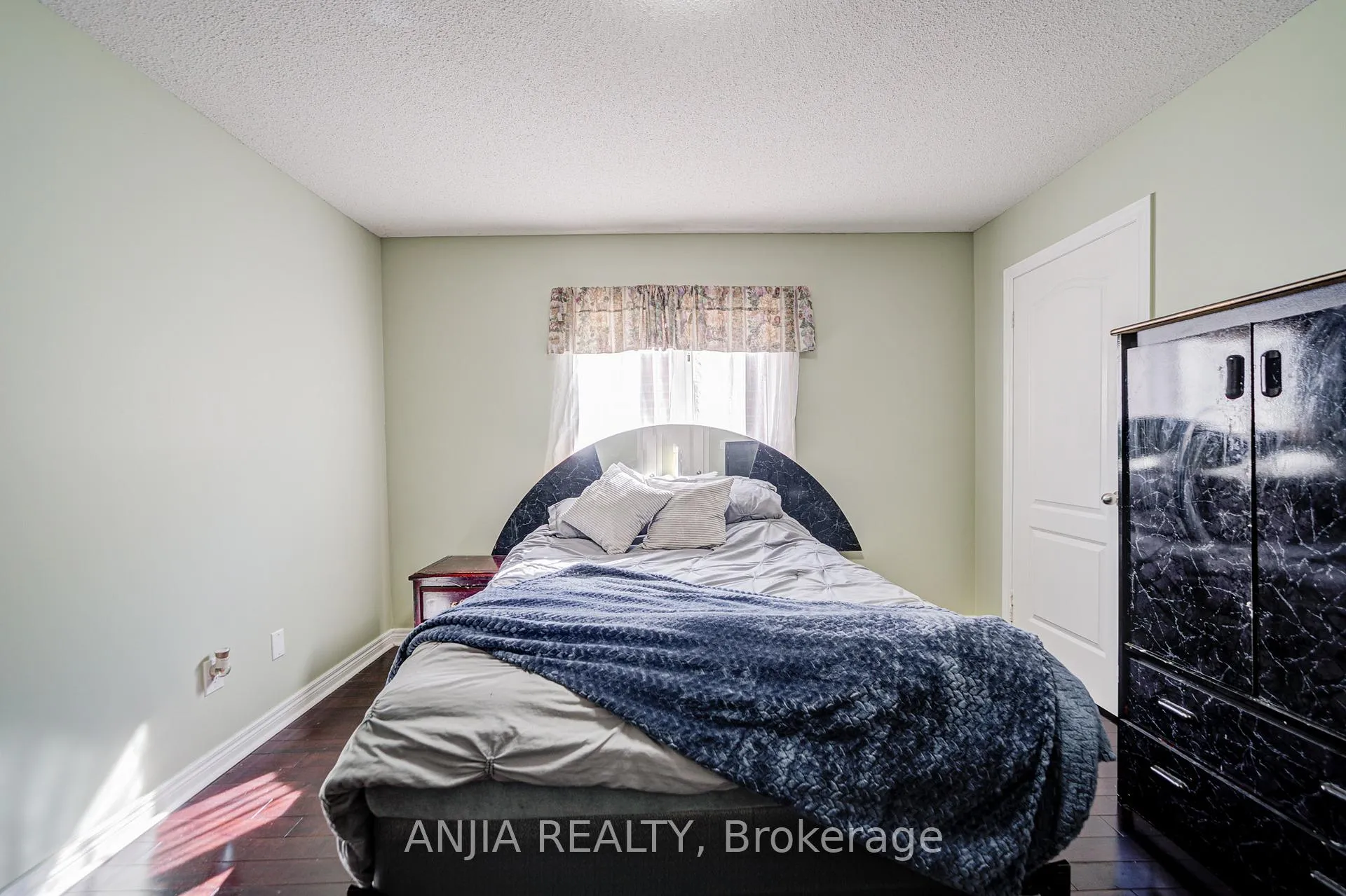 Photo 31 of 384 Highglen Avenue, Markham, Middlefield — HOMEH