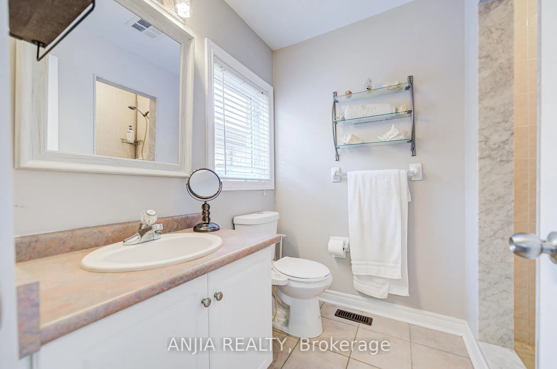 Photo 35 of 384 Highglen Avenue, Markham, Middlefield — HOMEH