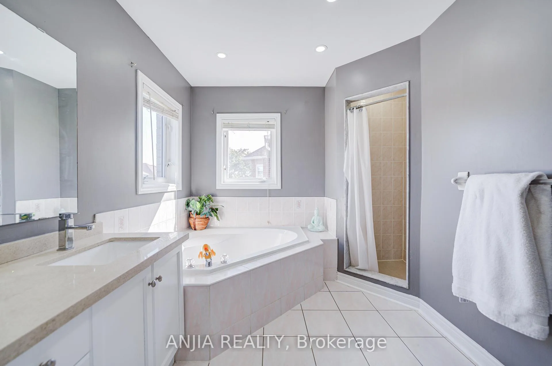 Photo 43 of 384 Highglen Avenue, Markham, Middlefield — HOMEH