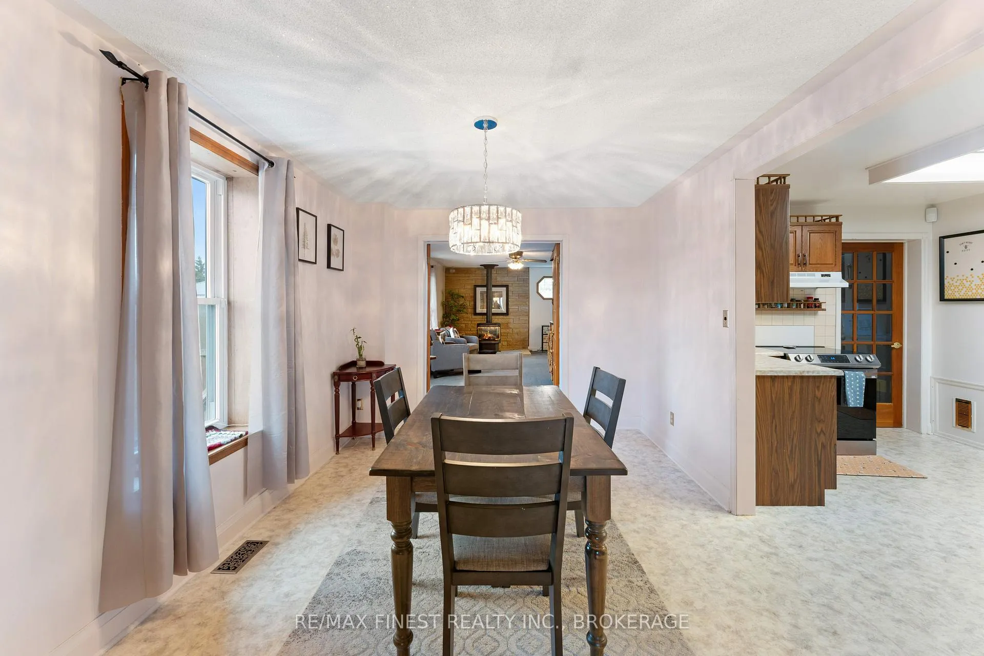 Photo 10 of 61 John Street, Quinte West, Trenton Ward — HOMEH