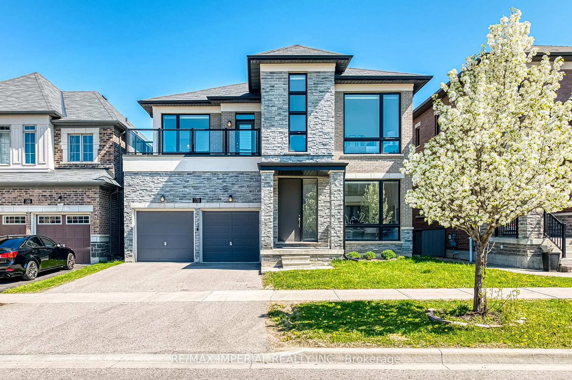 Photo 1 of 170 Scrivener Drive, Aurora, Rural Aurora — HOMEH