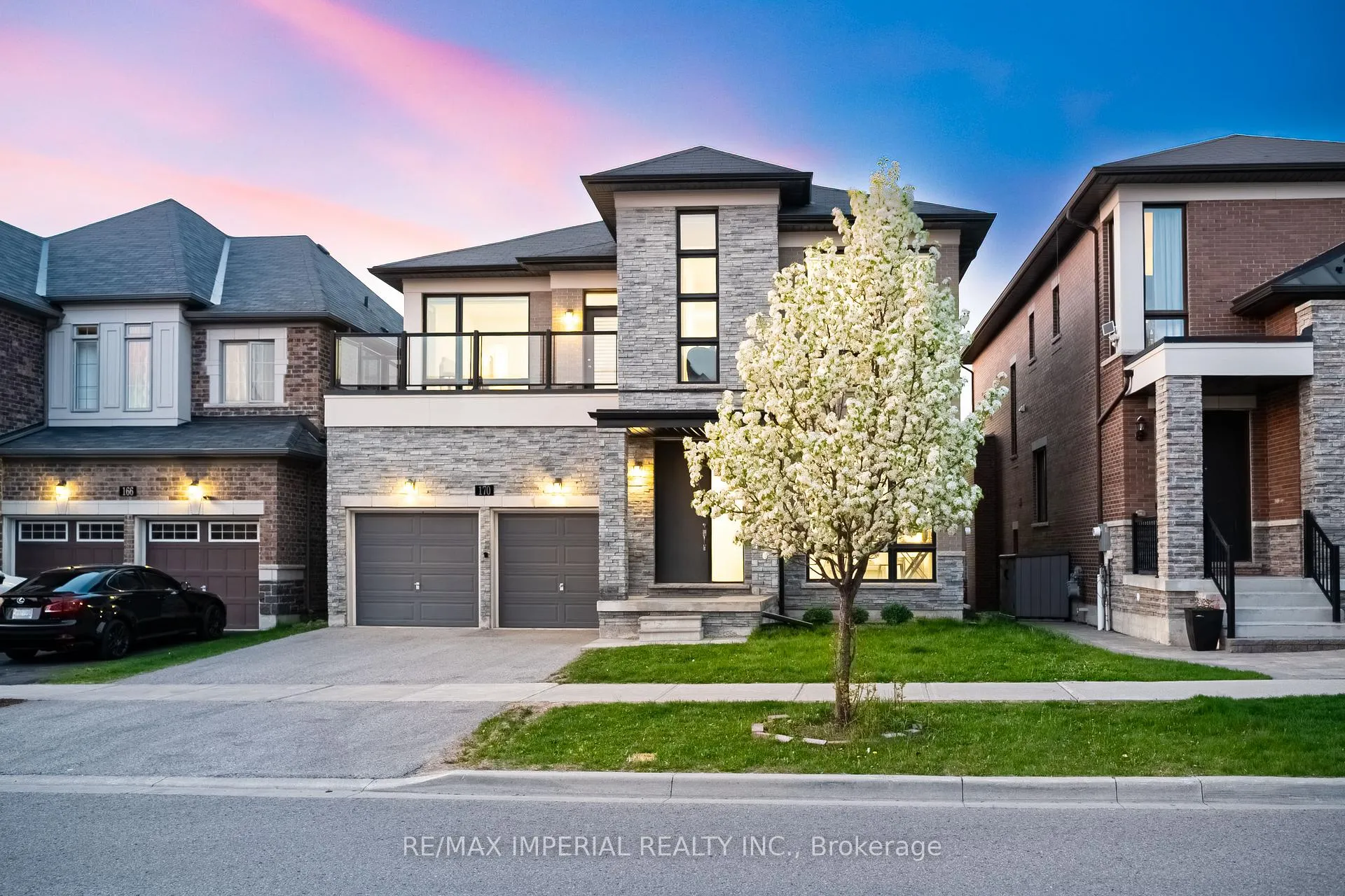 Photo 3 of 170 Scrivener Drive, Aurora, Rural Aurora — HOMEH