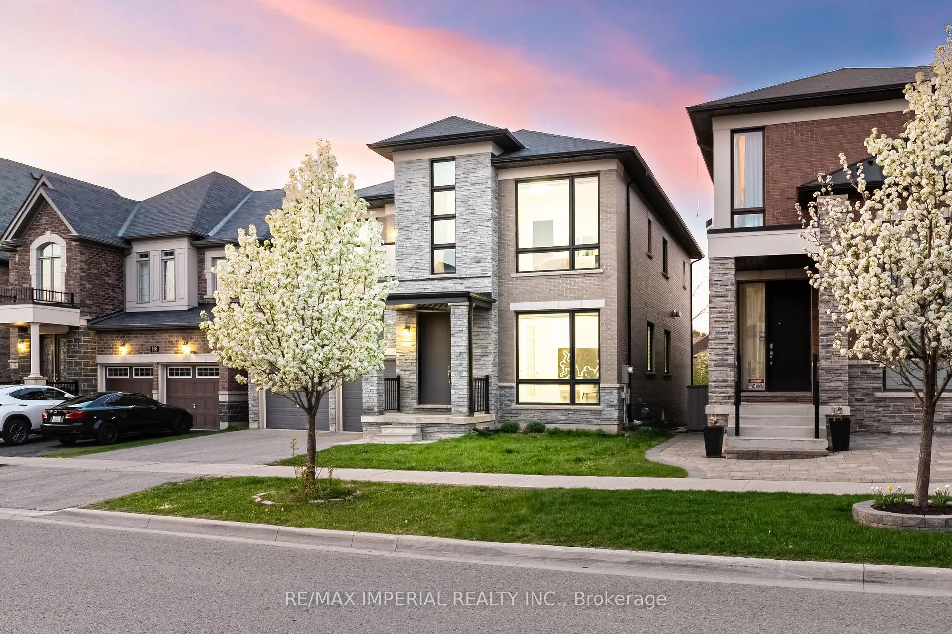 Photo 4 of 170 Scrivener Drive, Aurora, Rural Aurora — HOMEH