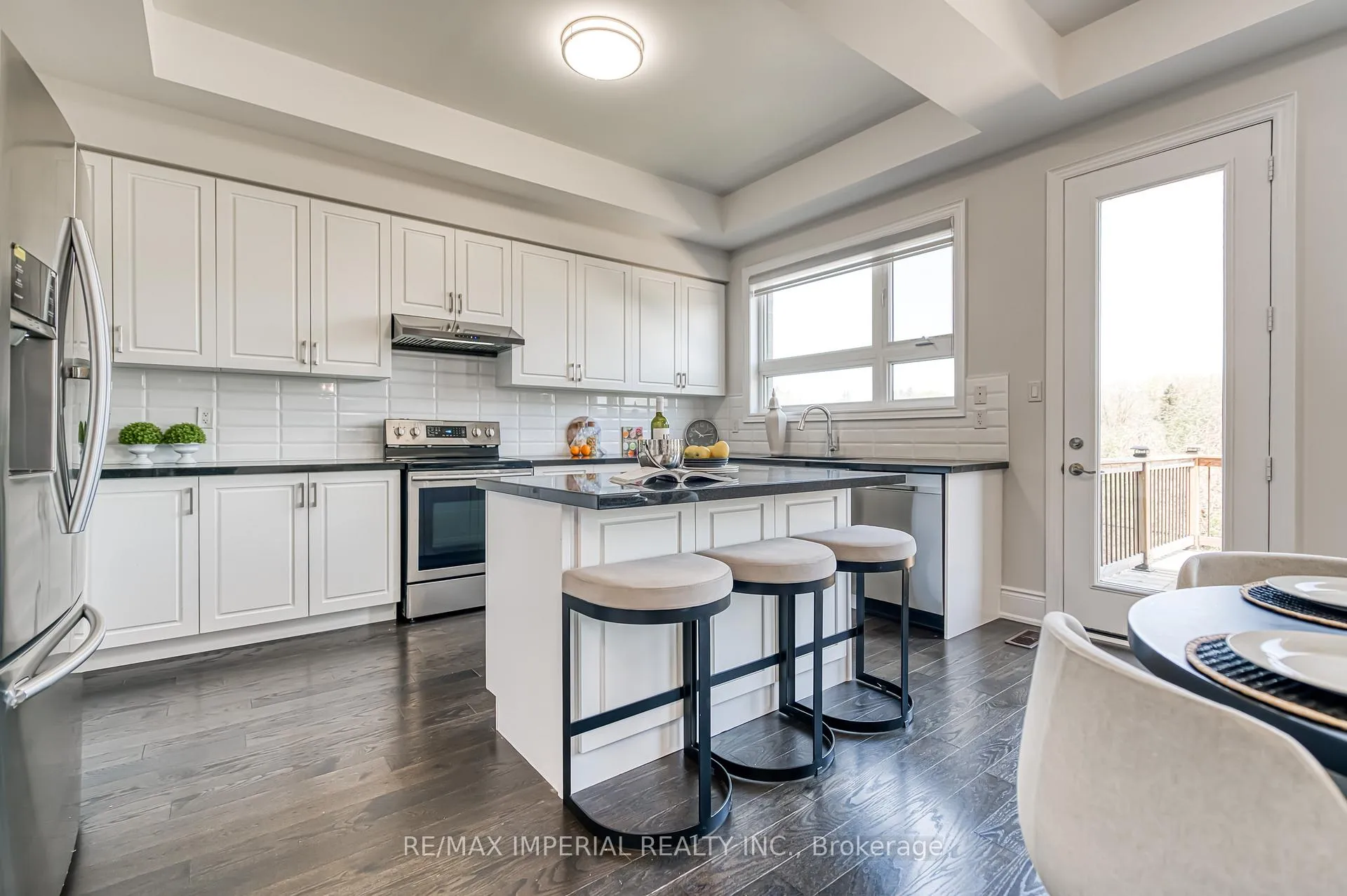 Photo 21 of 170 Scrivener Drive, Aurora, Rural Aurora — HOMEH