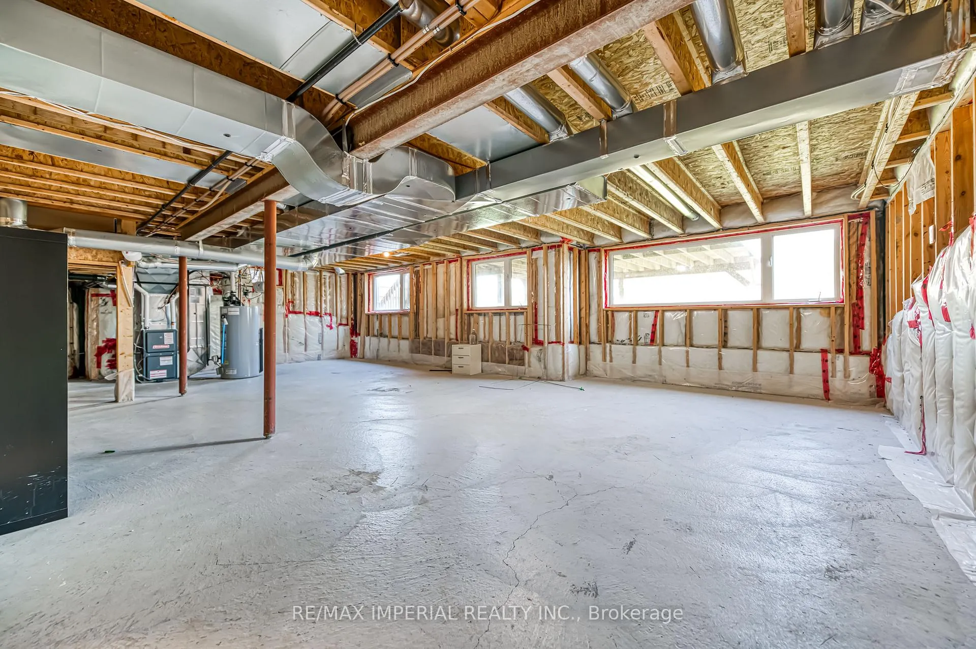 Photo 45 of 170 Scrivener Drive, Aurora, Rural Aurora — HOMEH