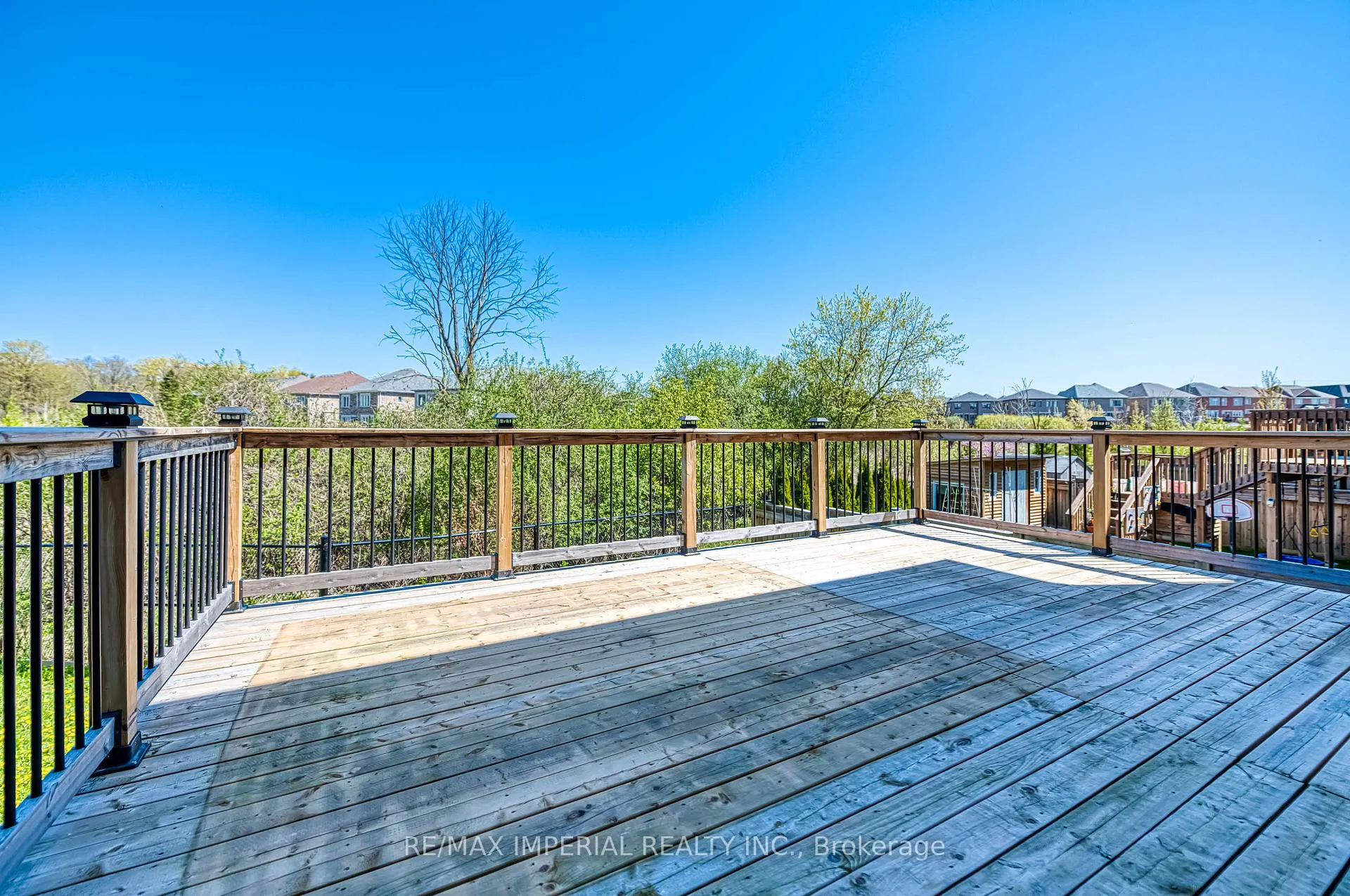 Photo 47 of 170 Scrivener Drive, Aurora, Rural Aurora — HOMEH