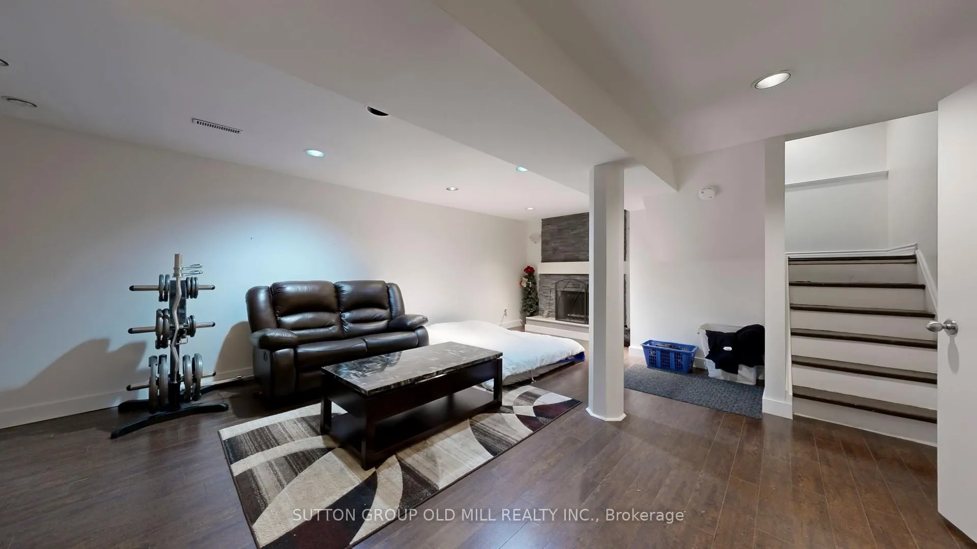 Photo 10 of 20 Springburn Crescent, Aurora, Aurora Highlands — HOMEH