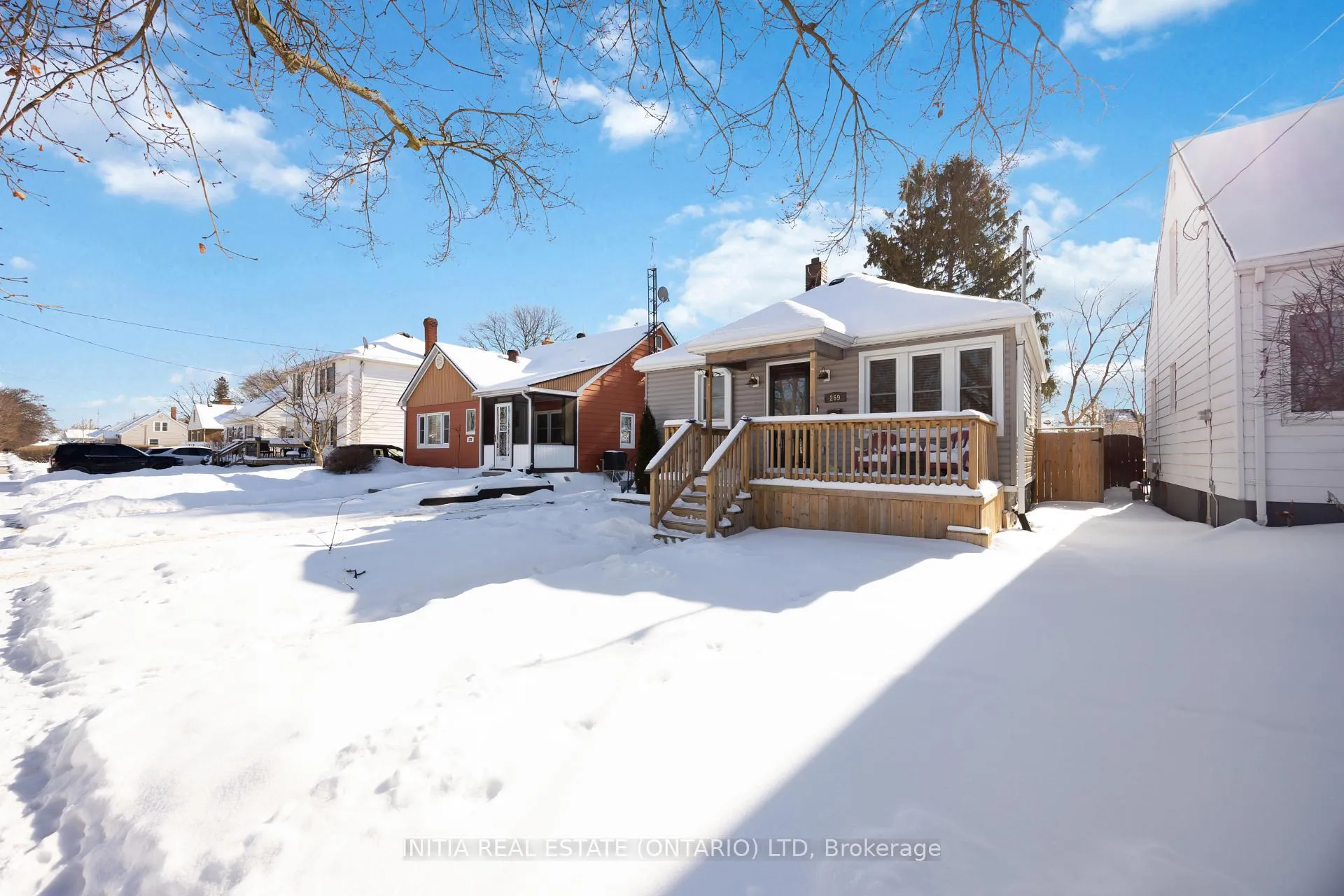 Photo 2 of 269 Ross Avenue, Sarnia — HOMEH