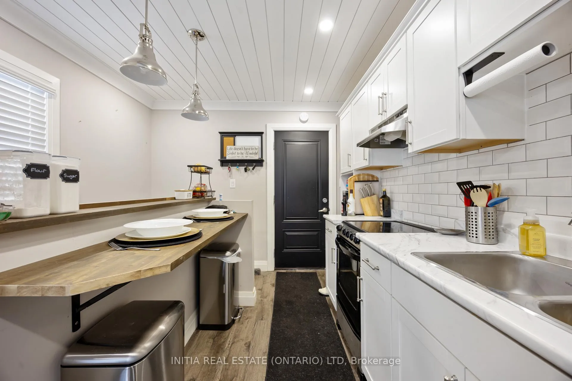 Photo 5 of 269 Ross Avenue, Sarnia — HOMEH