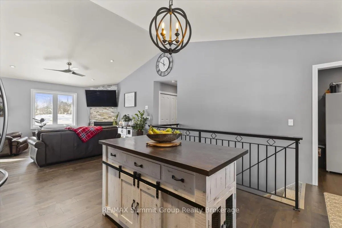 Photo 6 of 135 Confederation Drive, Chatsworth — HOMEH