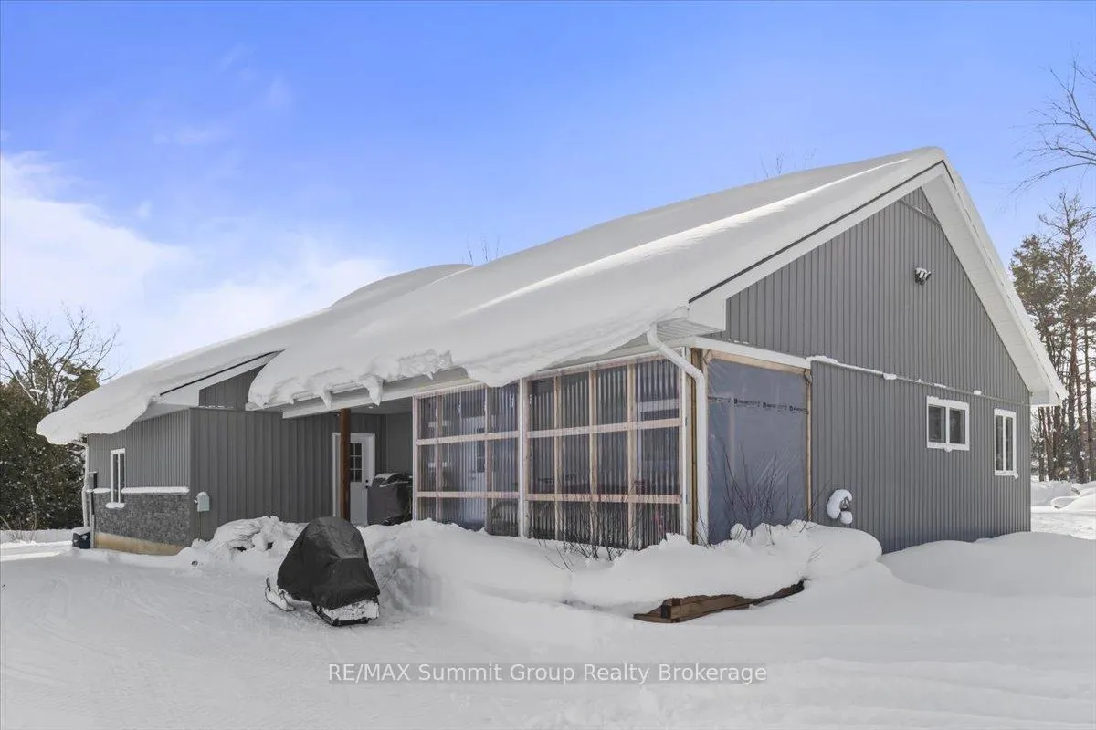 Photo 30 of 135 Confederation Drive, Chatsworth — HOMEH