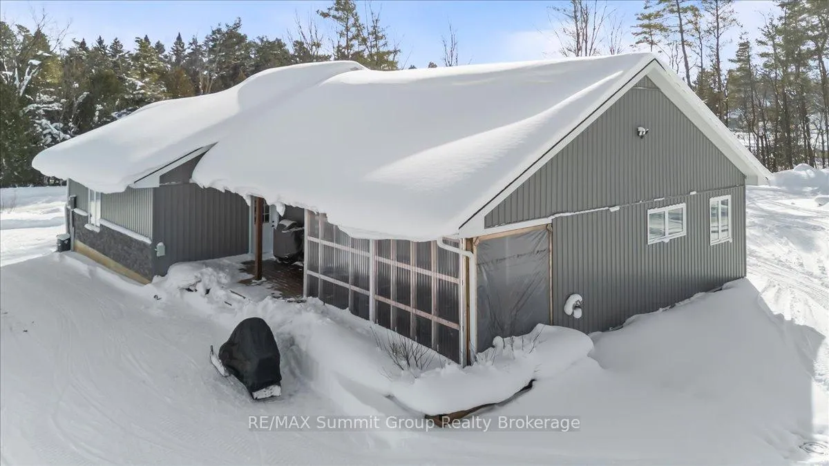 Photo 31 of 135 Confederation Drive, Chatsworth — HOMEH