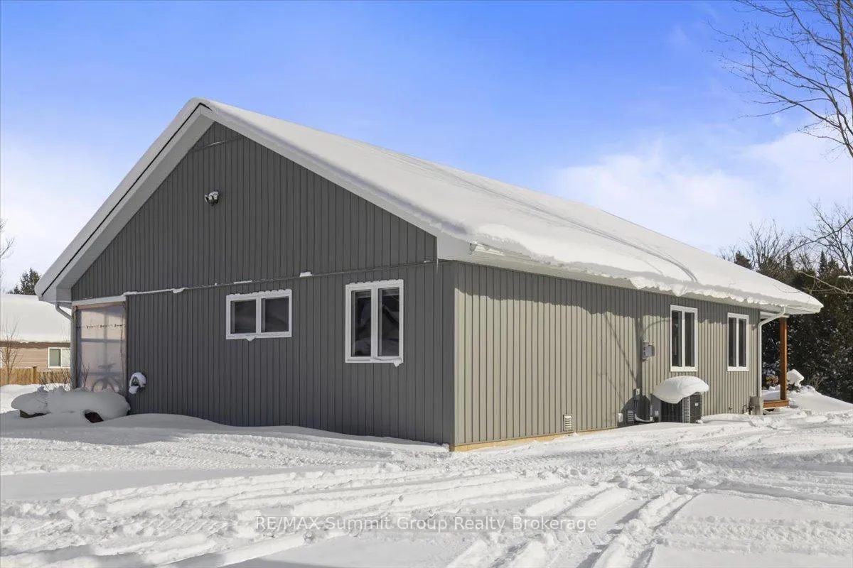 Photo 32 of 135 Confederation Drive, Chatsworth — HOMEH