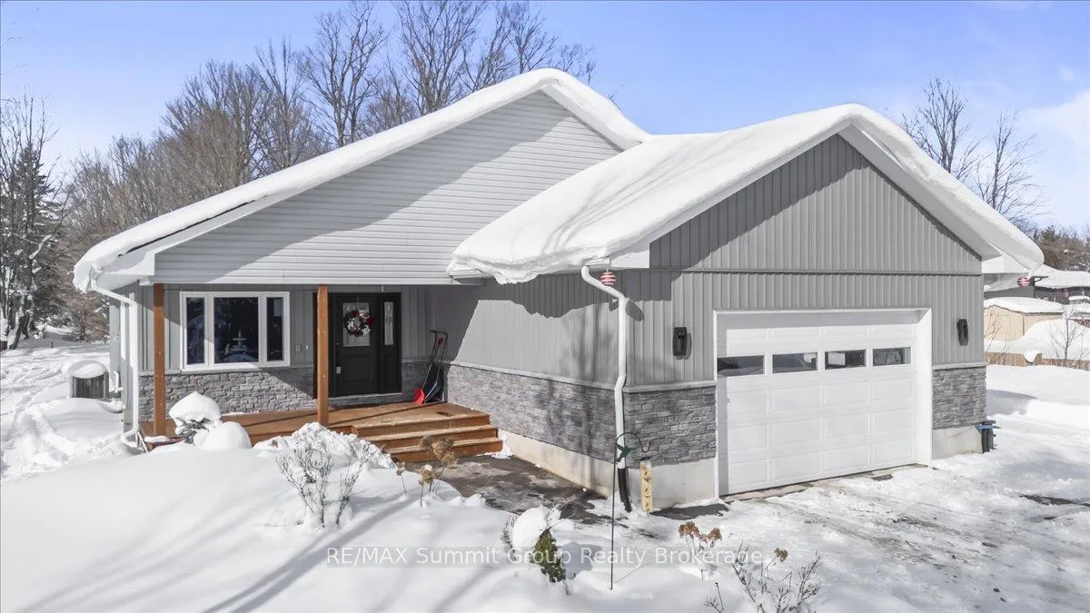 Photo 33 of 135 Confederation Drive, Chatsworth — HOMEH