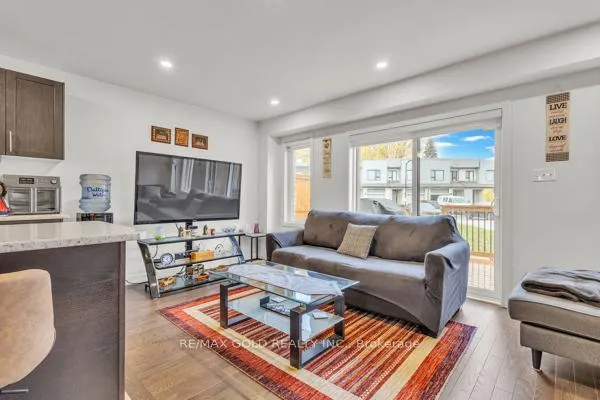 Photo 3 of 75 Pony Way, Kitchener — HOMEH