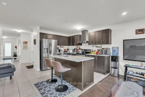 Photo 10 of 75 Pony Way, Kitchener — HOMEH