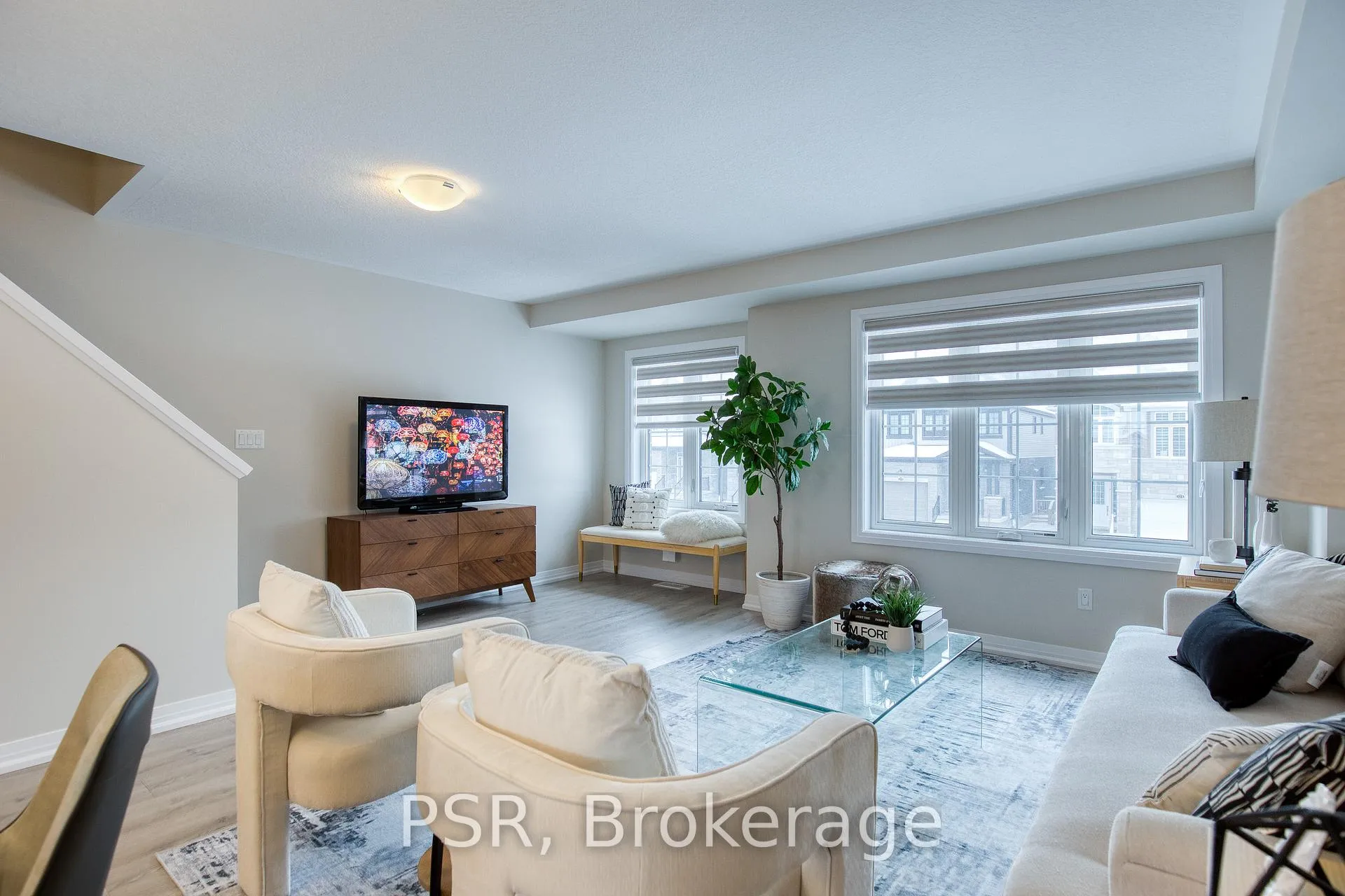 Photo 4 of 118 Monarch Woods Drive, Kitchener, Doon South — HOMEH