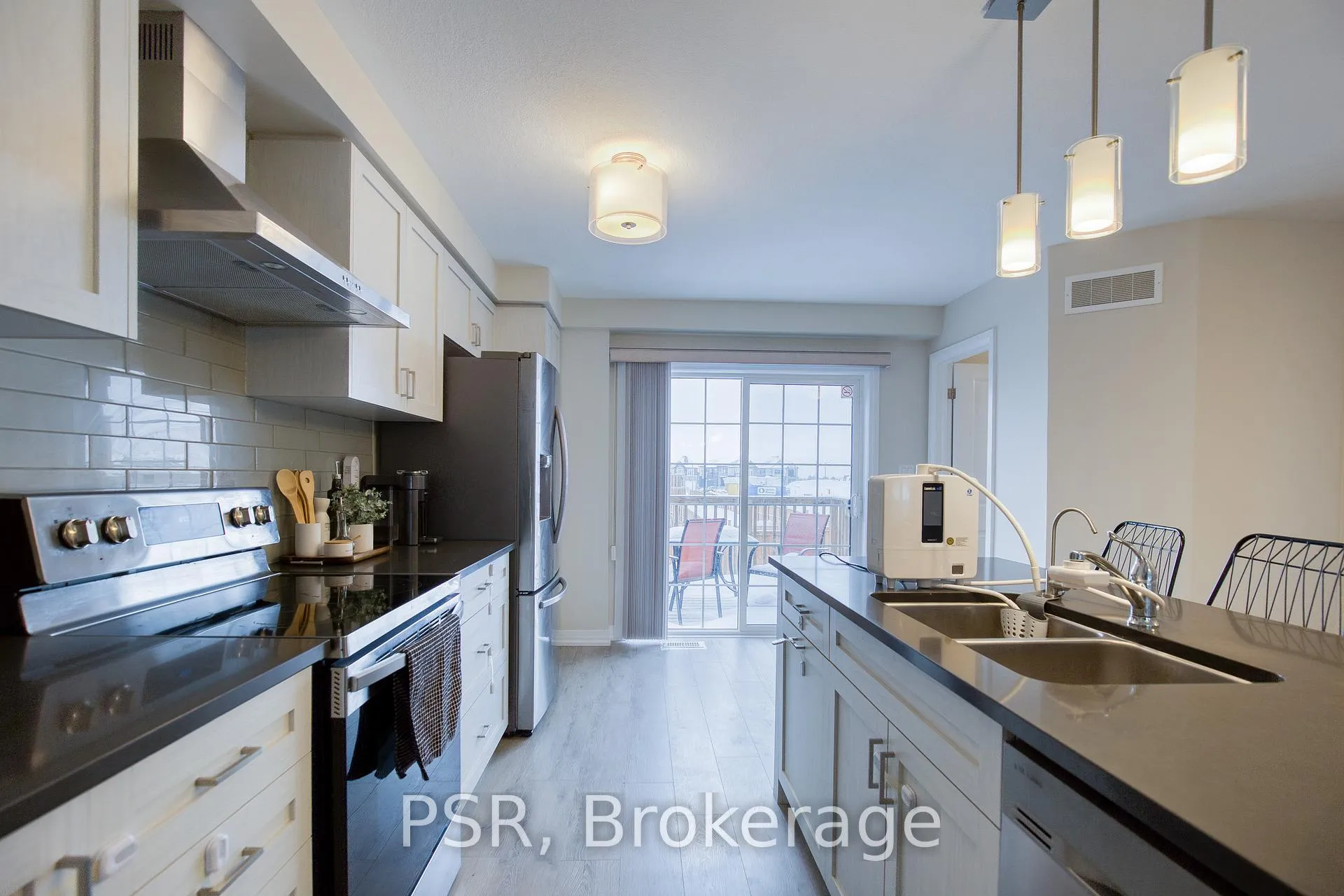Photo 7 of 118 Monarch Woods Drive, Kitchener, Doon South — HOMEH