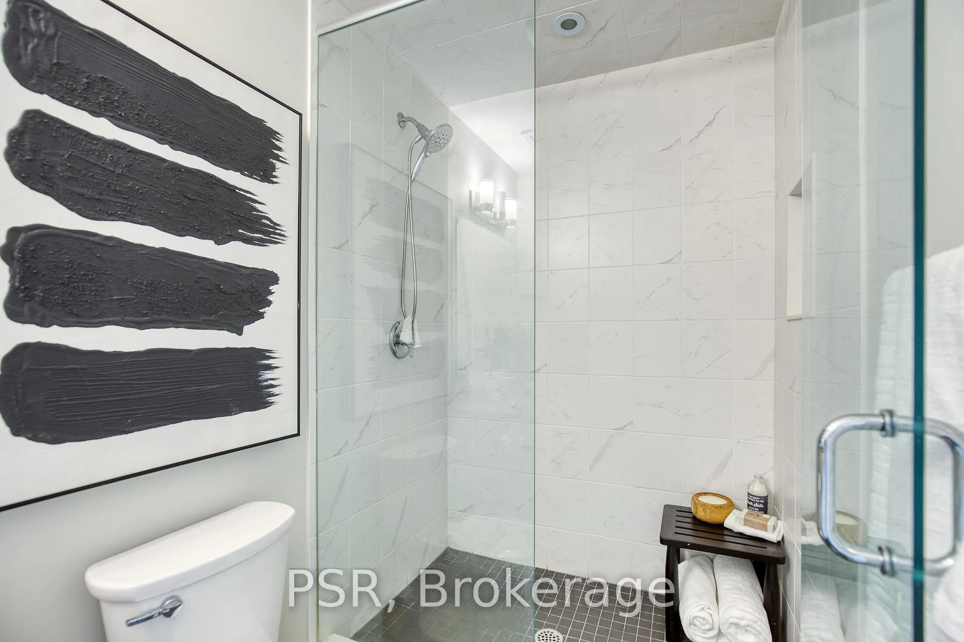 Photo 17 of 118 Monarch Woods Drive, Kitchener, Doon South — HOMEH