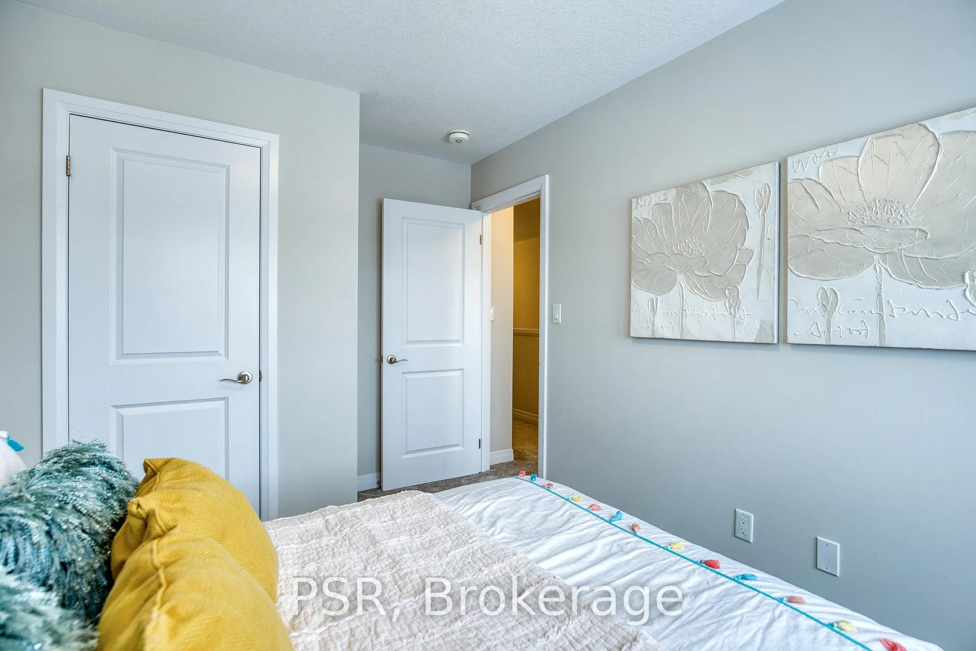 Photo 20 of 118 Monarch Woods Drive, Kitchener, Doon South — HOMEH