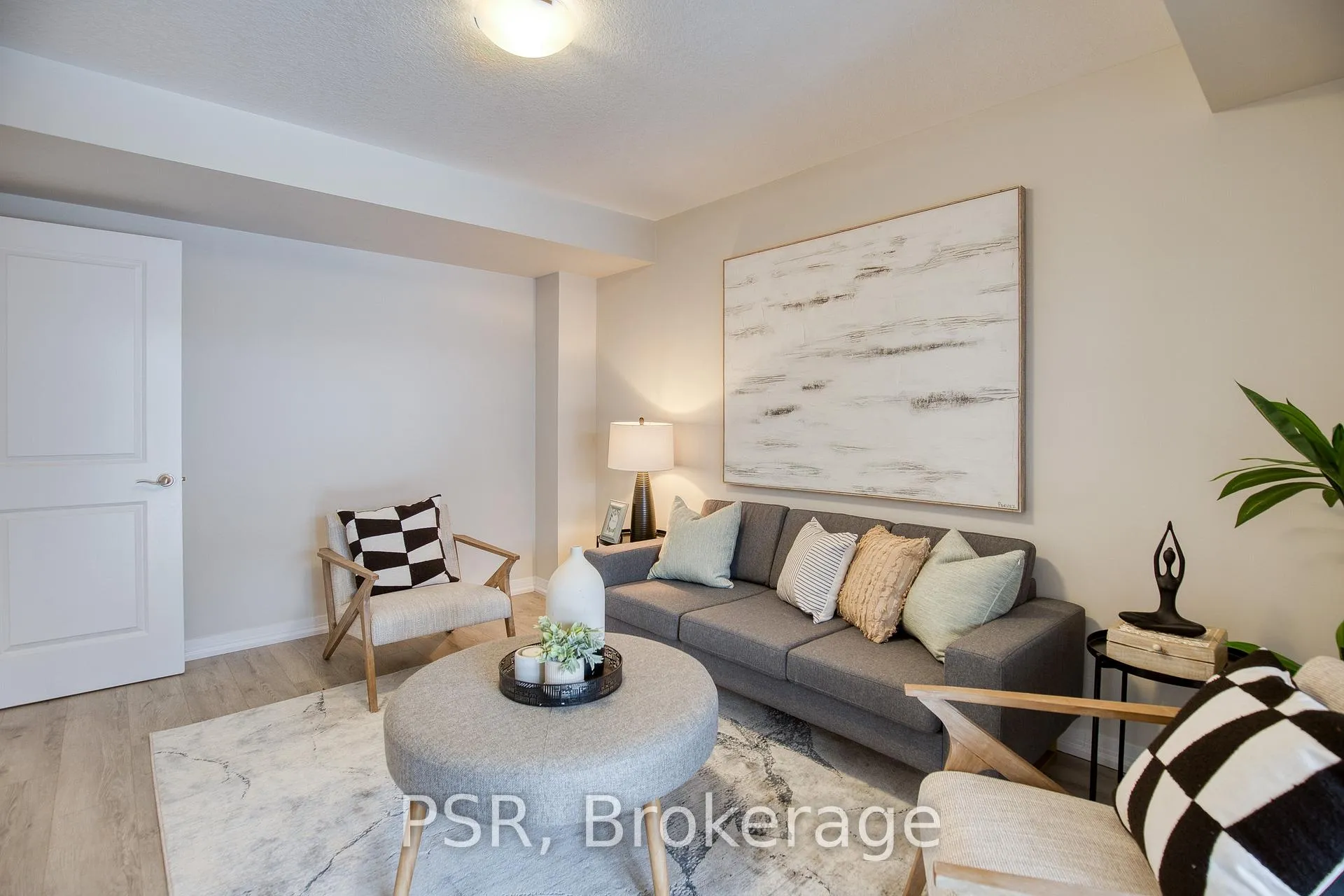 Photo 23 of 118 Monarch Woods Drive, Kitchener, Doon South — HOMEH