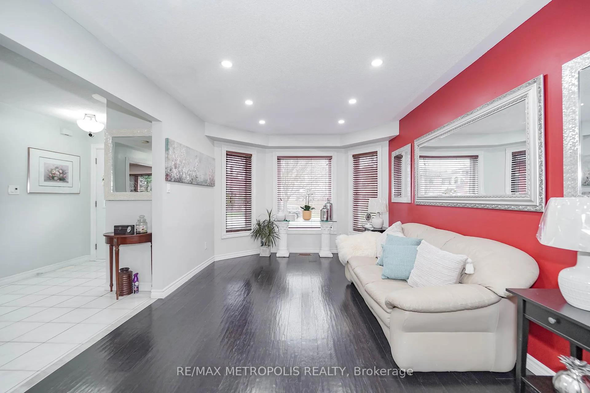 Photo 10 of 60 Irwin Drive, Whitby, Downtown Whitby — HOMEH
