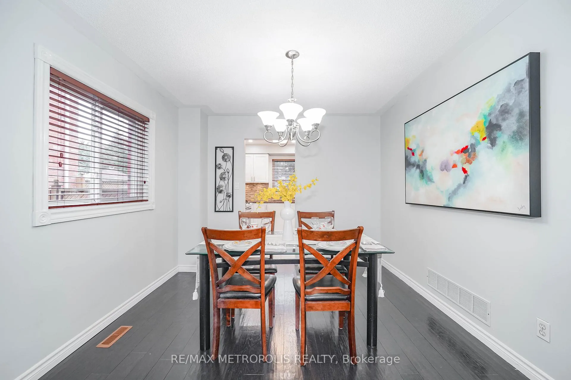 Photo 12 of 60 Irwin Drive, Whitby, Downtown Whitby — HOMEH