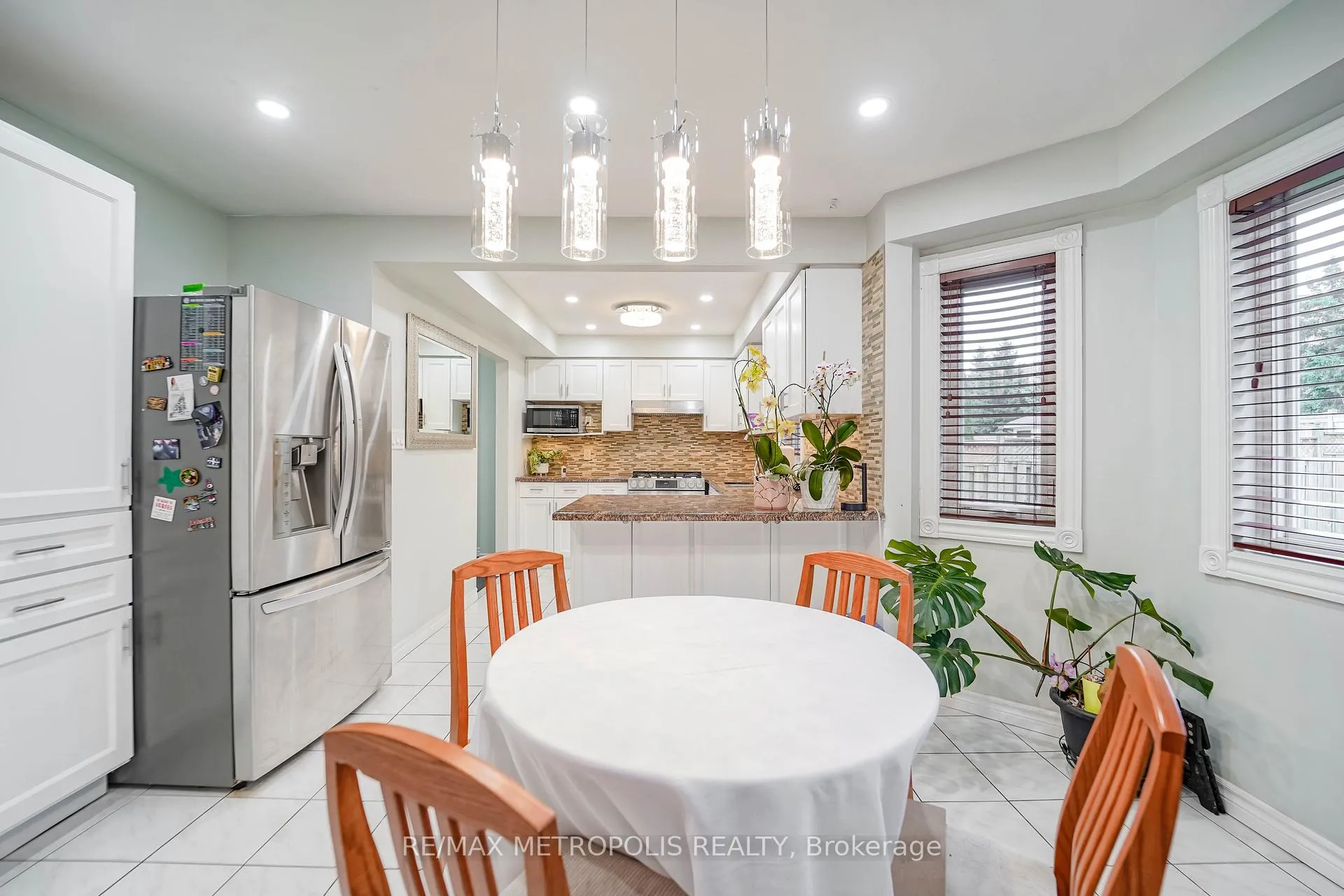 Photo 14 of 60 Irwin Drive, Whitby, Downtown Whitby — HOMEH
