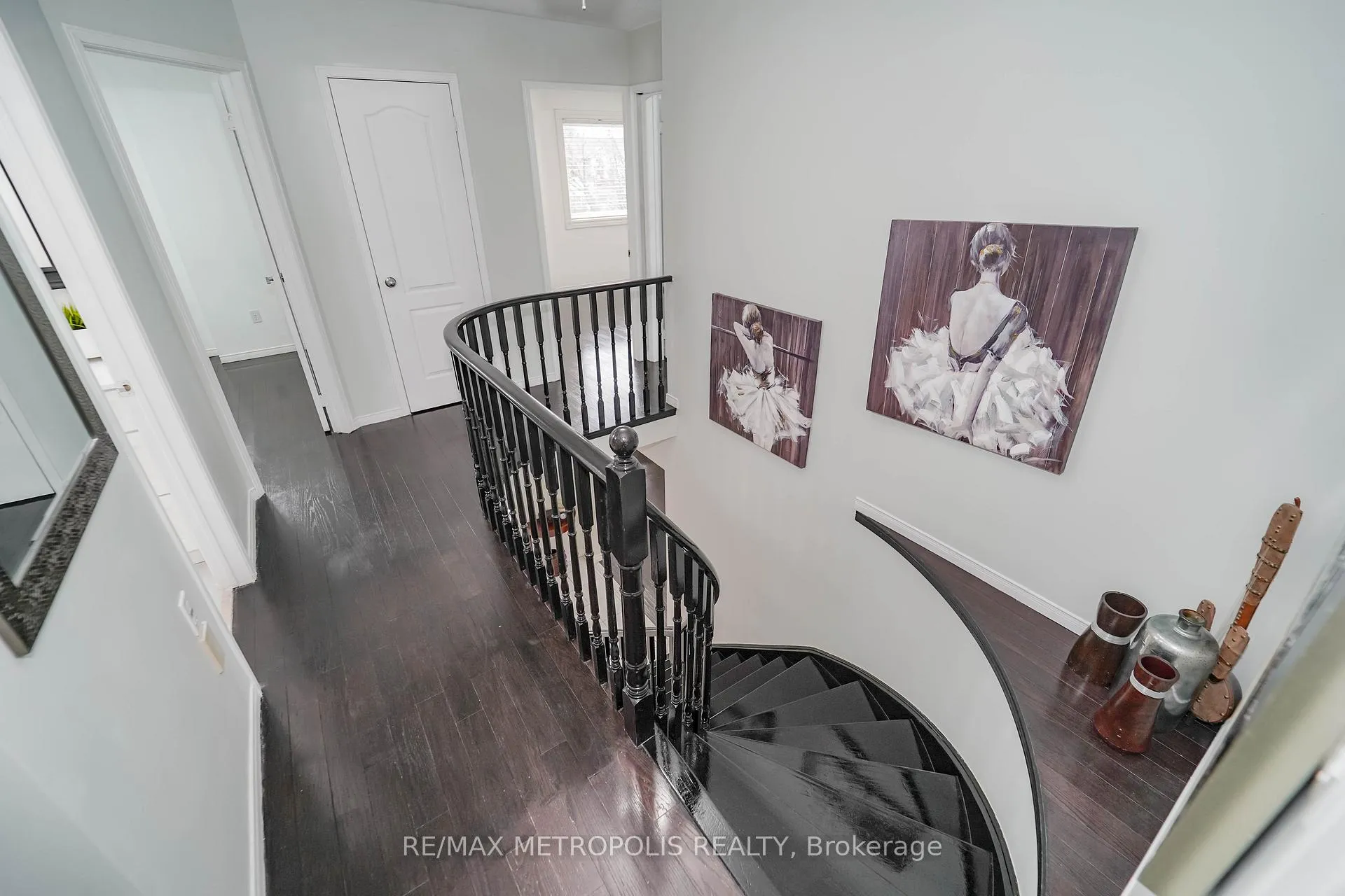 Photo 21 of 60 Irwin Drive, Whitby, Downtown Whitby — HOMEH