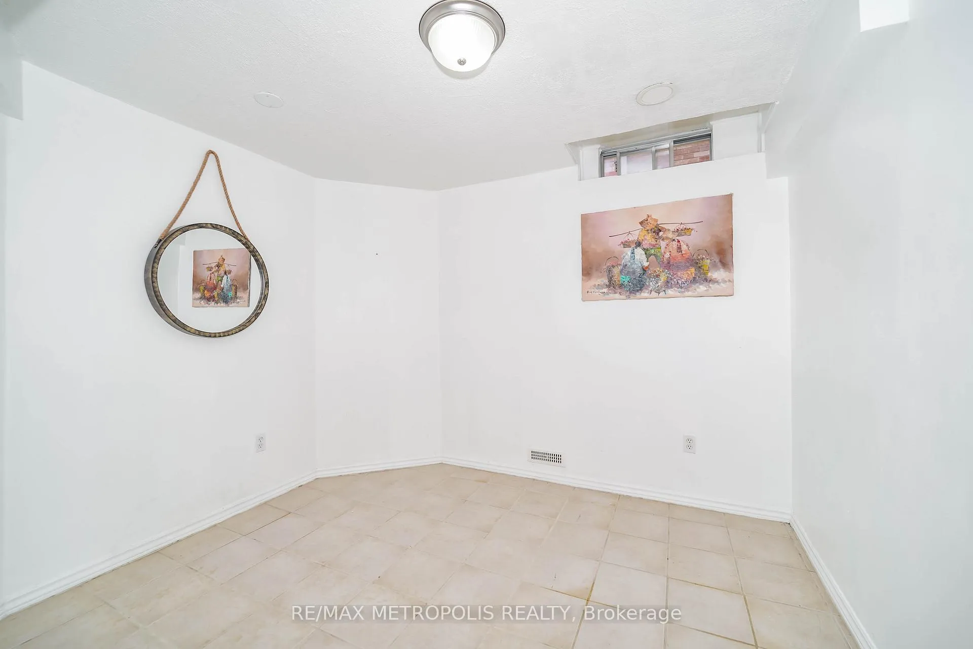 Photo 27 of 60 Irwin Drive, Whitby, Downtown Whitby — HOMEH