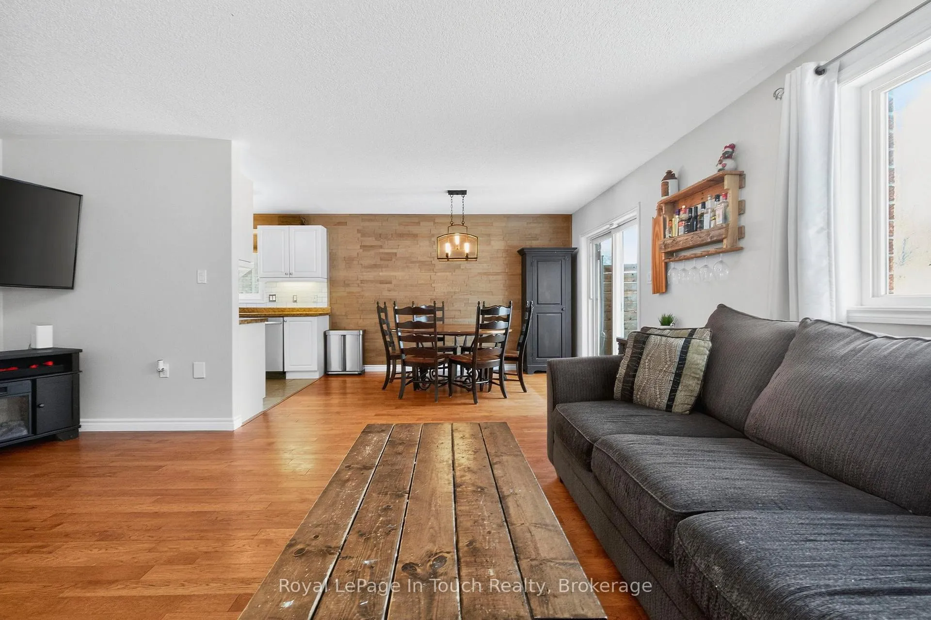 Photo 8 of 13 Hunter Avenue, Tay, Victoria Harbour — HOMEH