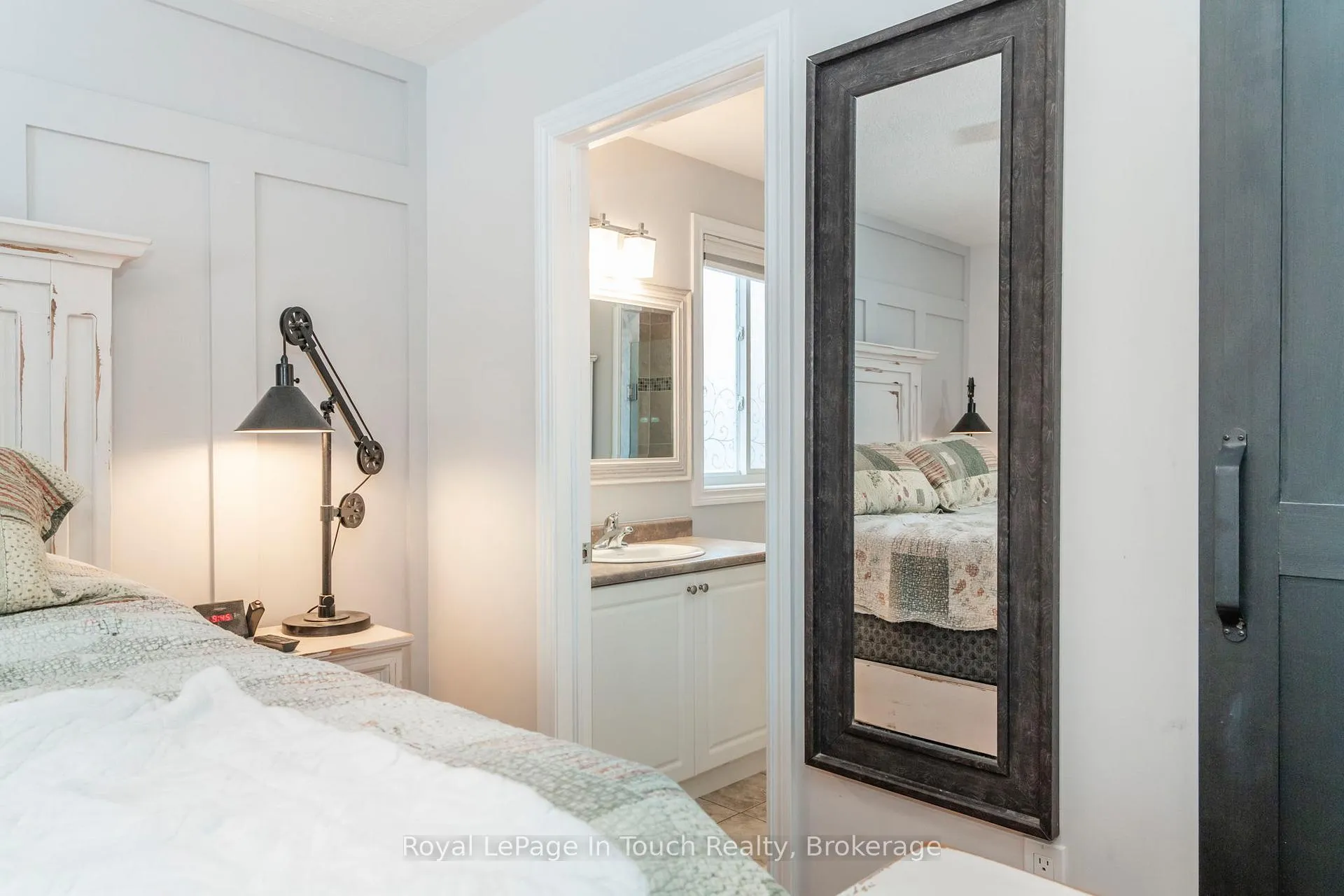 Photo 16 of 13 Hunter Avenue, Tay, Victoria Harbour — HOMEH
