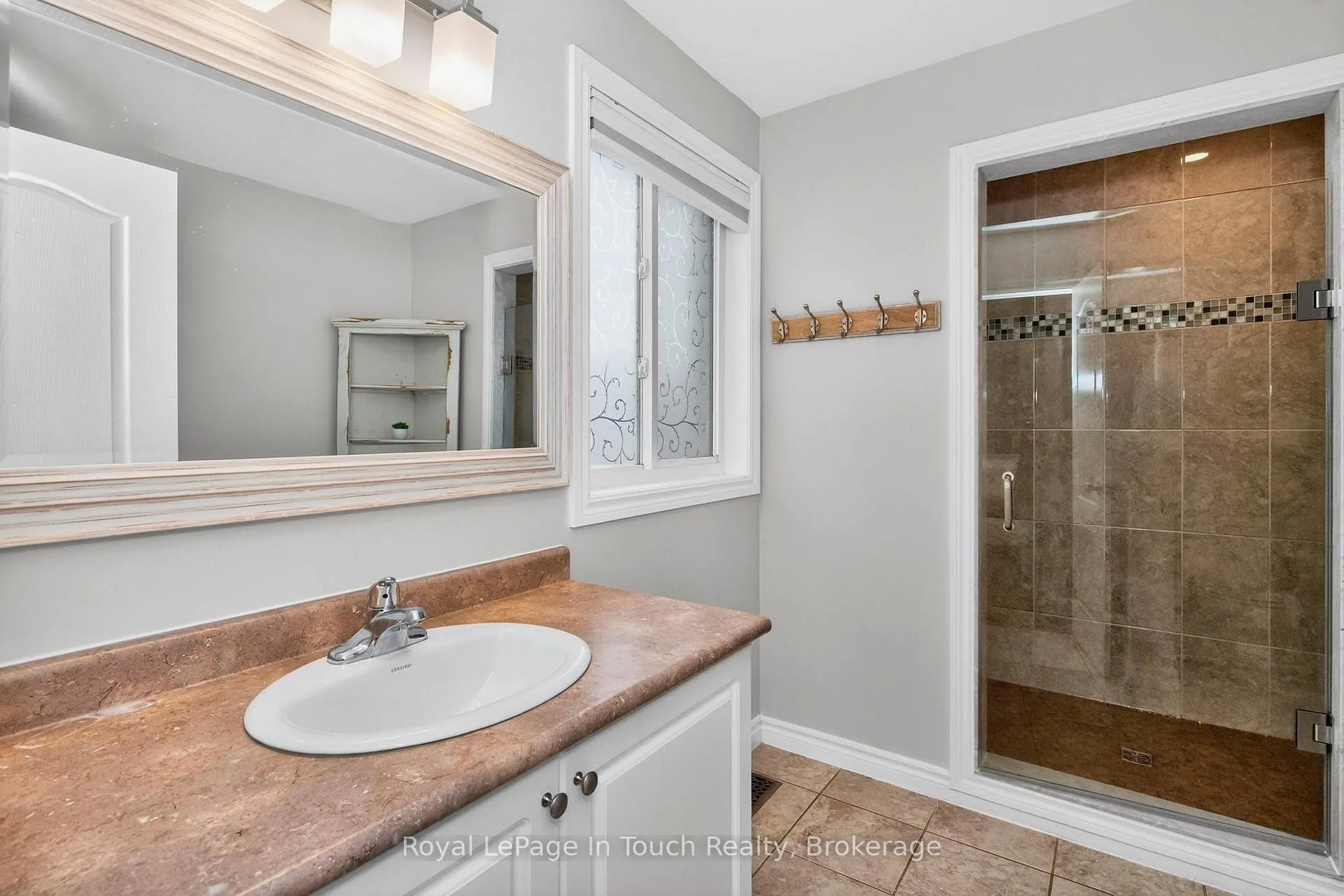 Photo 21 of 13 Hunter Avenue, Tay, Victoria Harbour — HOMEH