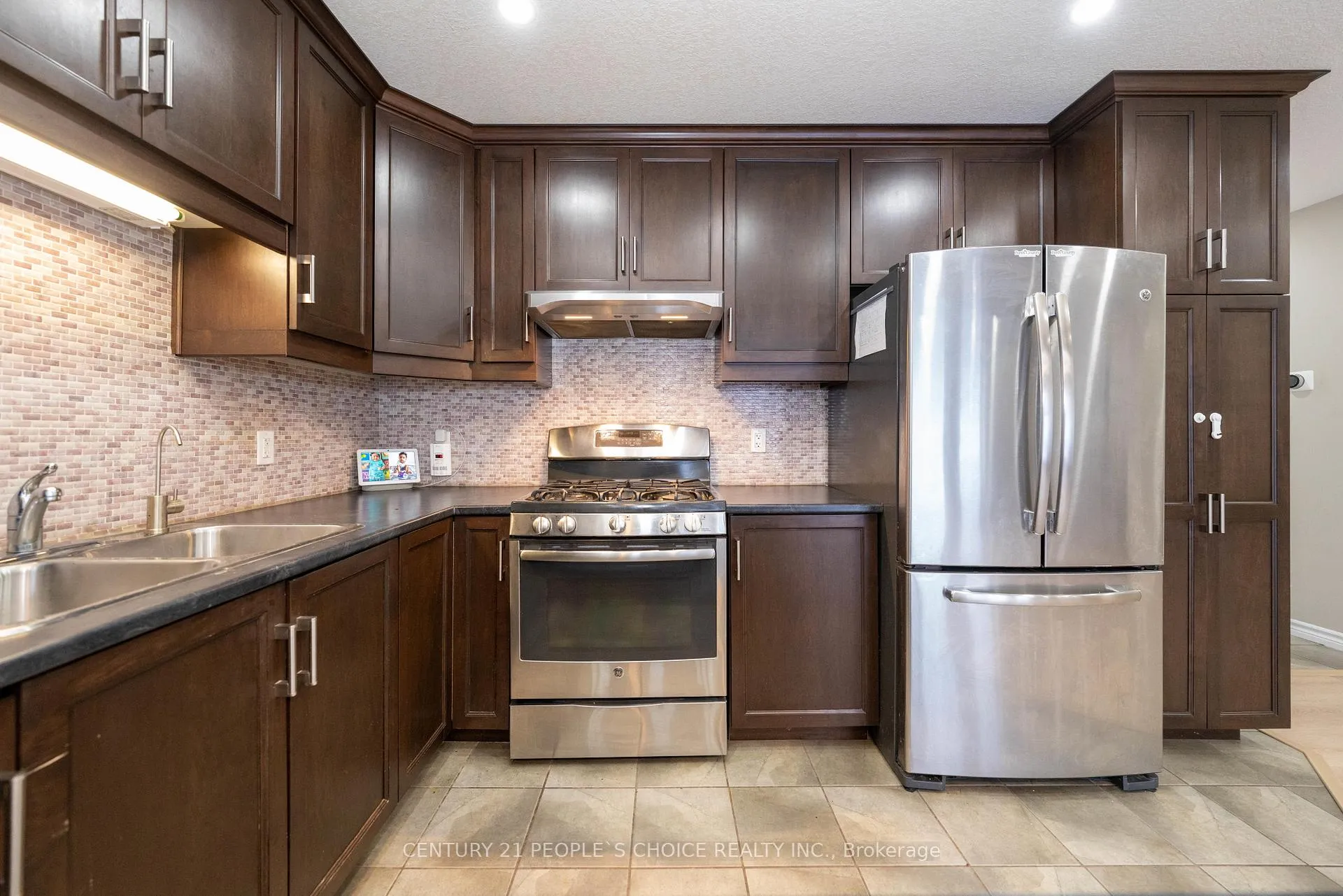 Photo 4 of 19 Davidson Drive, Stratford — HOMEH