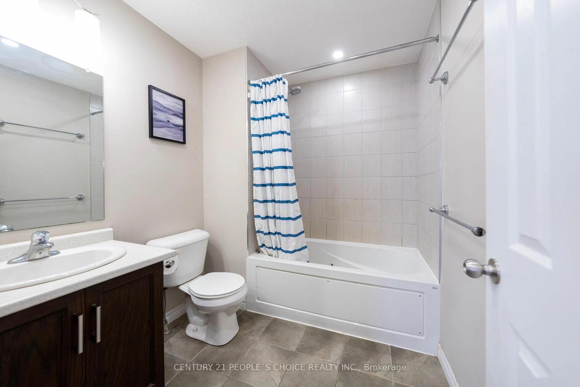 Photo 7 of 19 Davidson Drive, Stratford — HOMEH