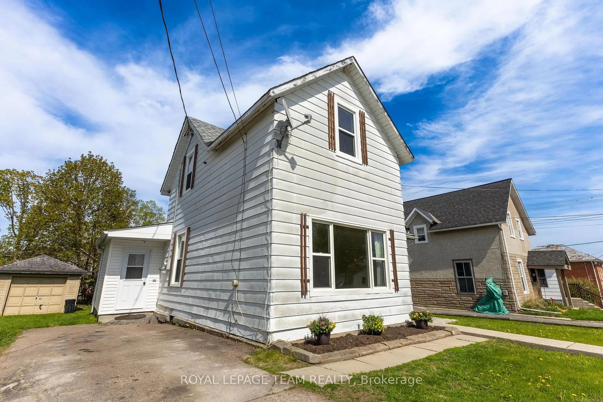 Photo 2 of 48 Mcgonigal Street E, Arnprior — HOMEH