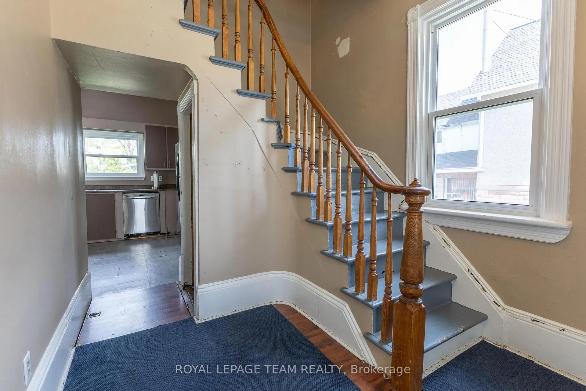 Photo 3 of 48 Mcgonigal Street E, Arnprior — HOMEH