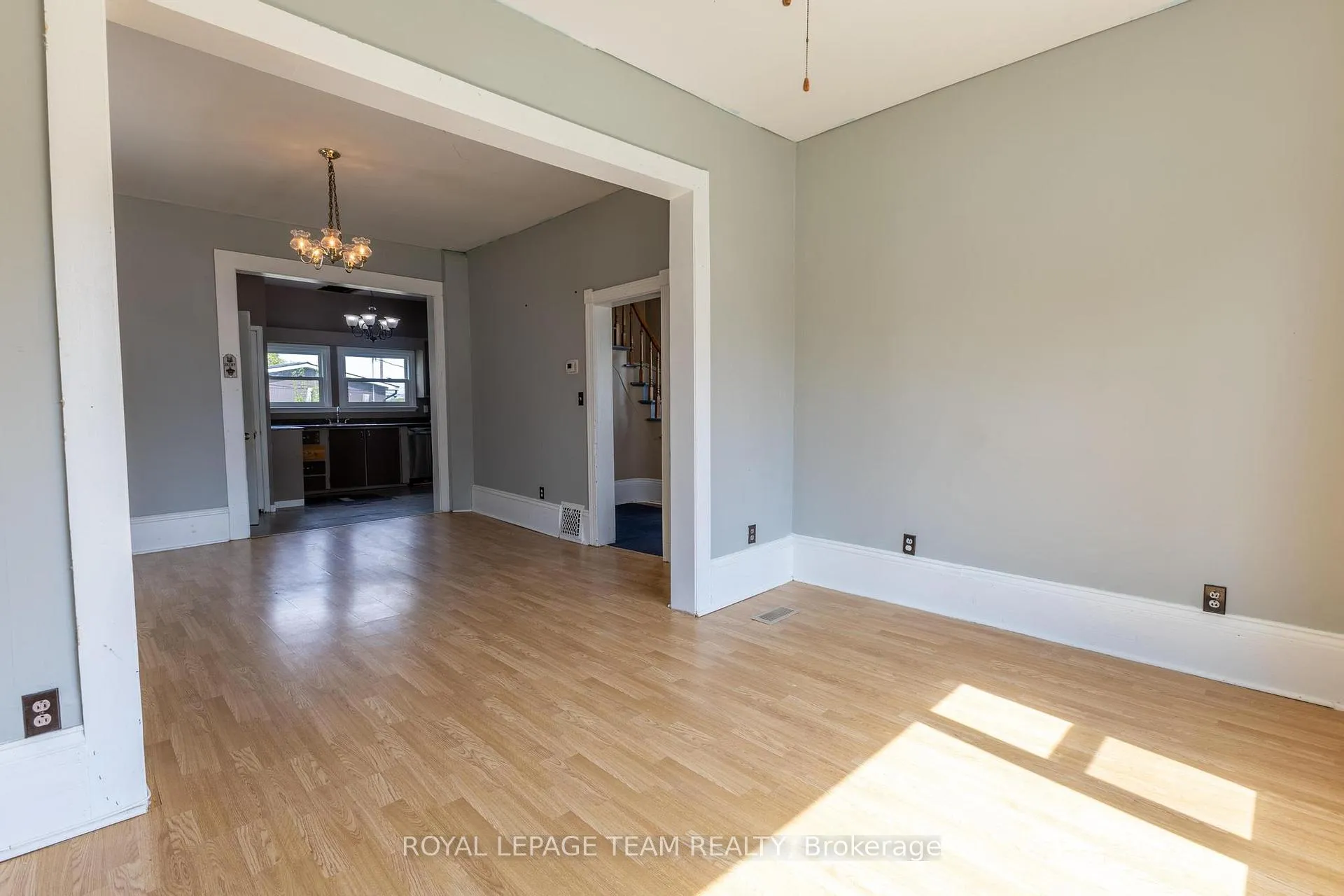 Photo 5 of 48 Mcgonigal Street E, Arnprior — HOMEH