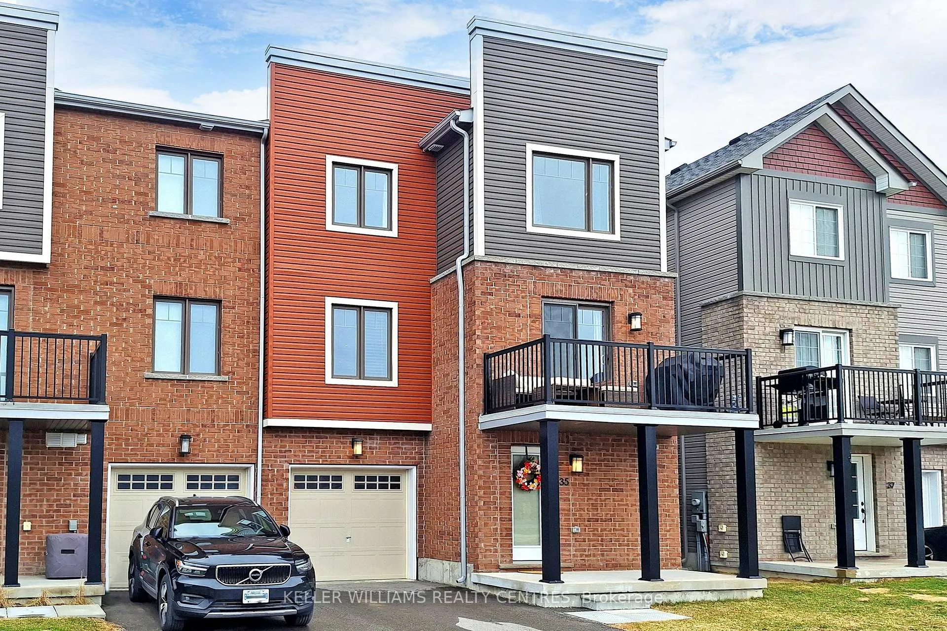 Photo 2 of 35 Kodiak Terrace, Barrie, Rural Barrie Southwest — HOMEH