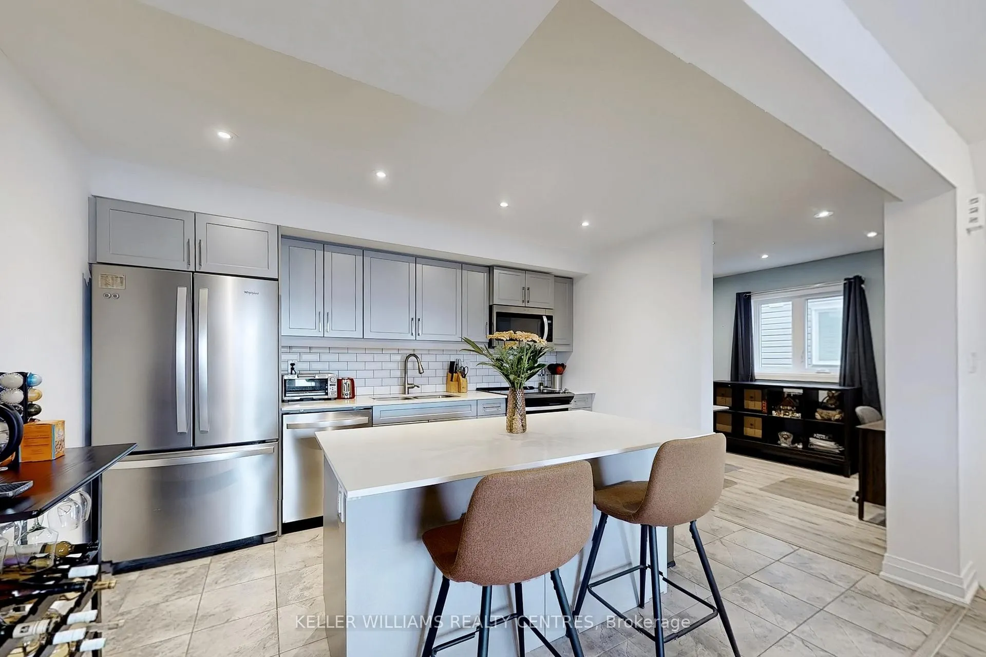 Photo 11 of 35 Kodiak Terrace, Barrie, Rural Barrie Southwest — HOMEH