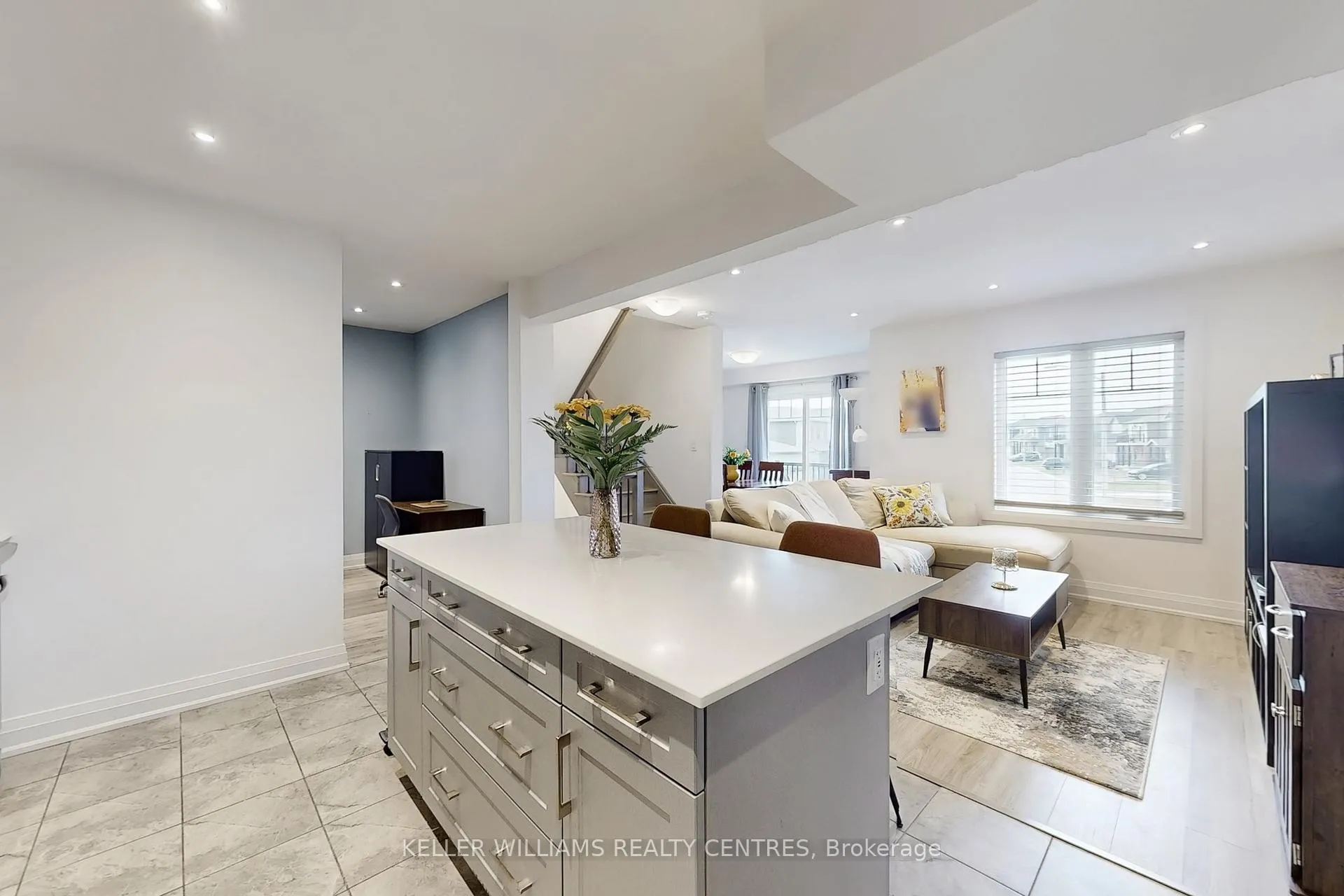 Photo 14 of 35 Kodiak Terrace, Barrie, Rural Barrie Southwest — HOMEH