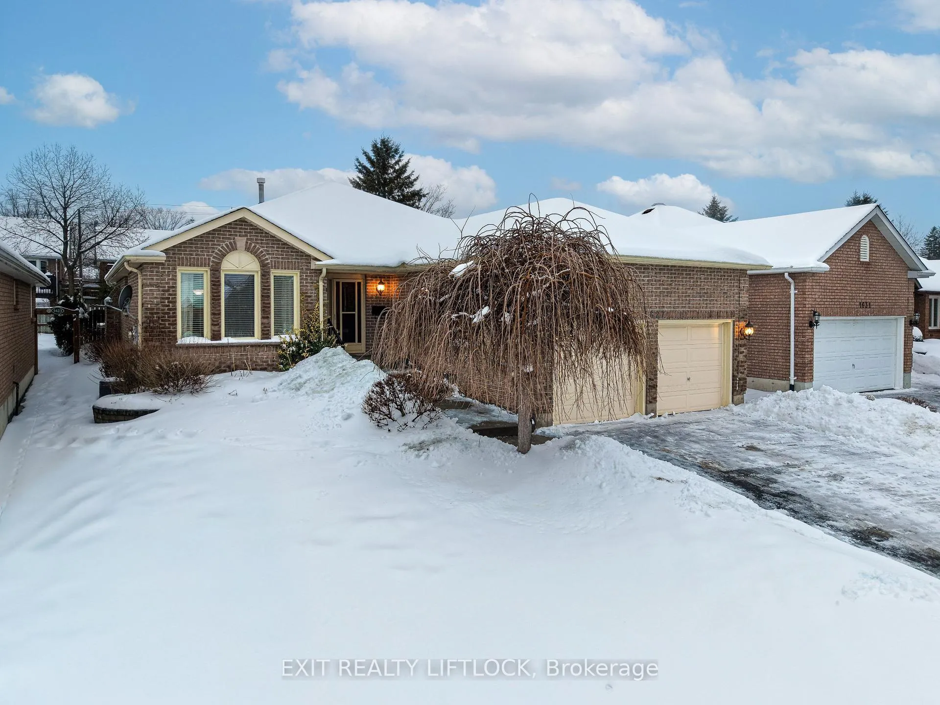 Front of 1627 Ramblewood Drive