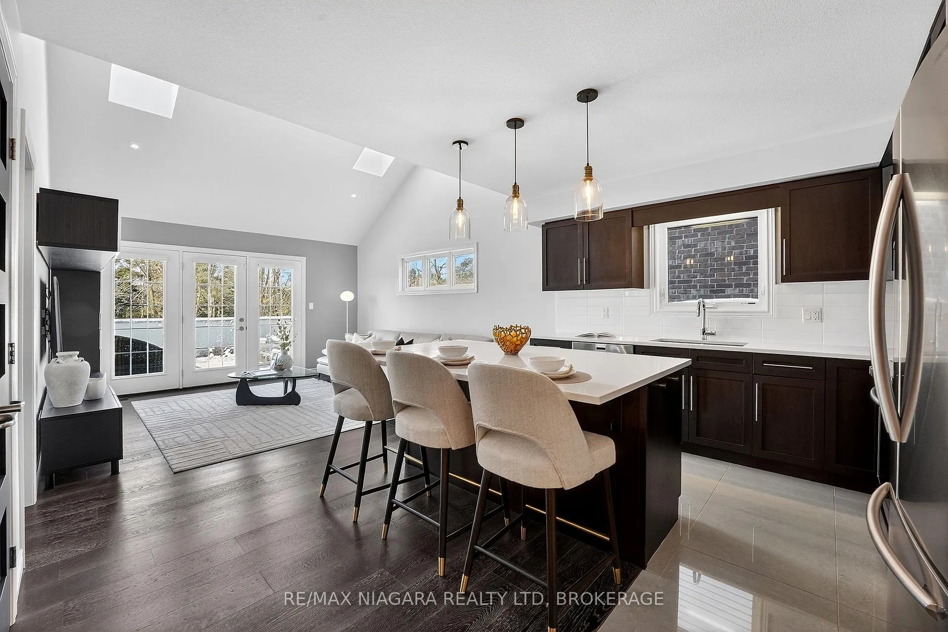 Photo 10 of 5799 Osprey Avenue, Niagara Falls, Forestview — HOMEH