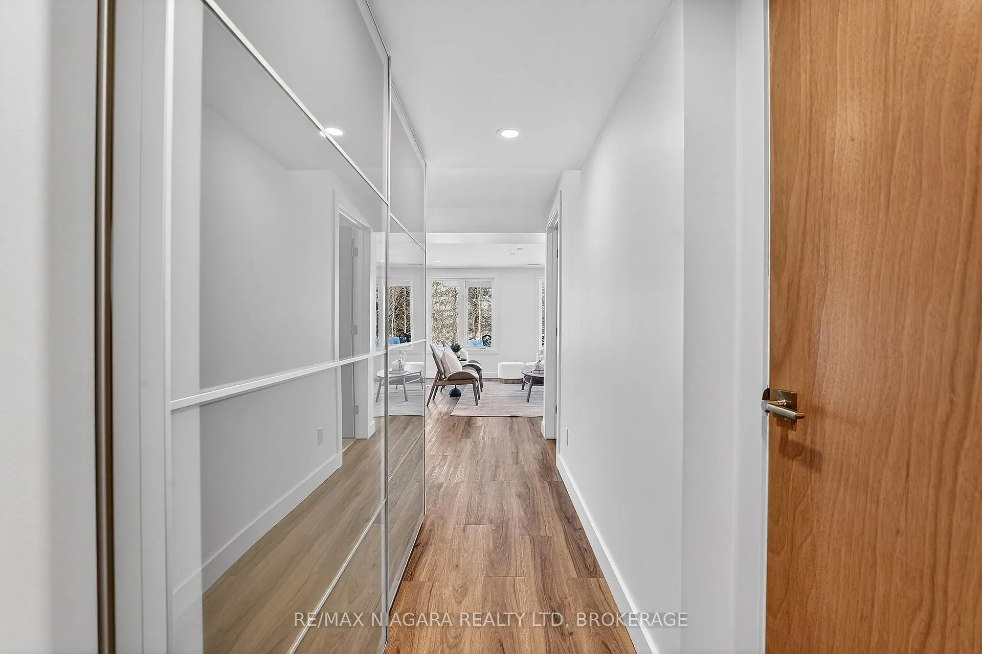 Photo 32 of 5799 Osprey Avenue, Niagara Falls, Forestview — HOMEH