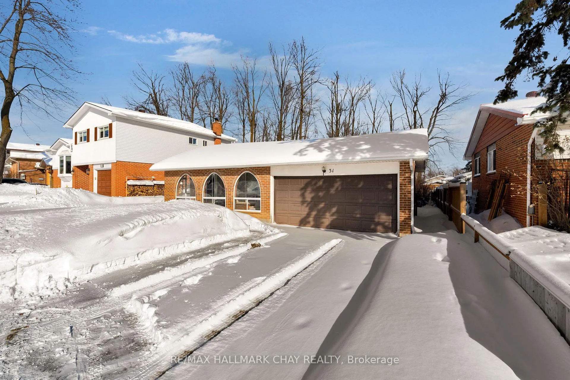 Photo 3 of 31 Springdale Drive, Barrie, Cundles East — HOMEH