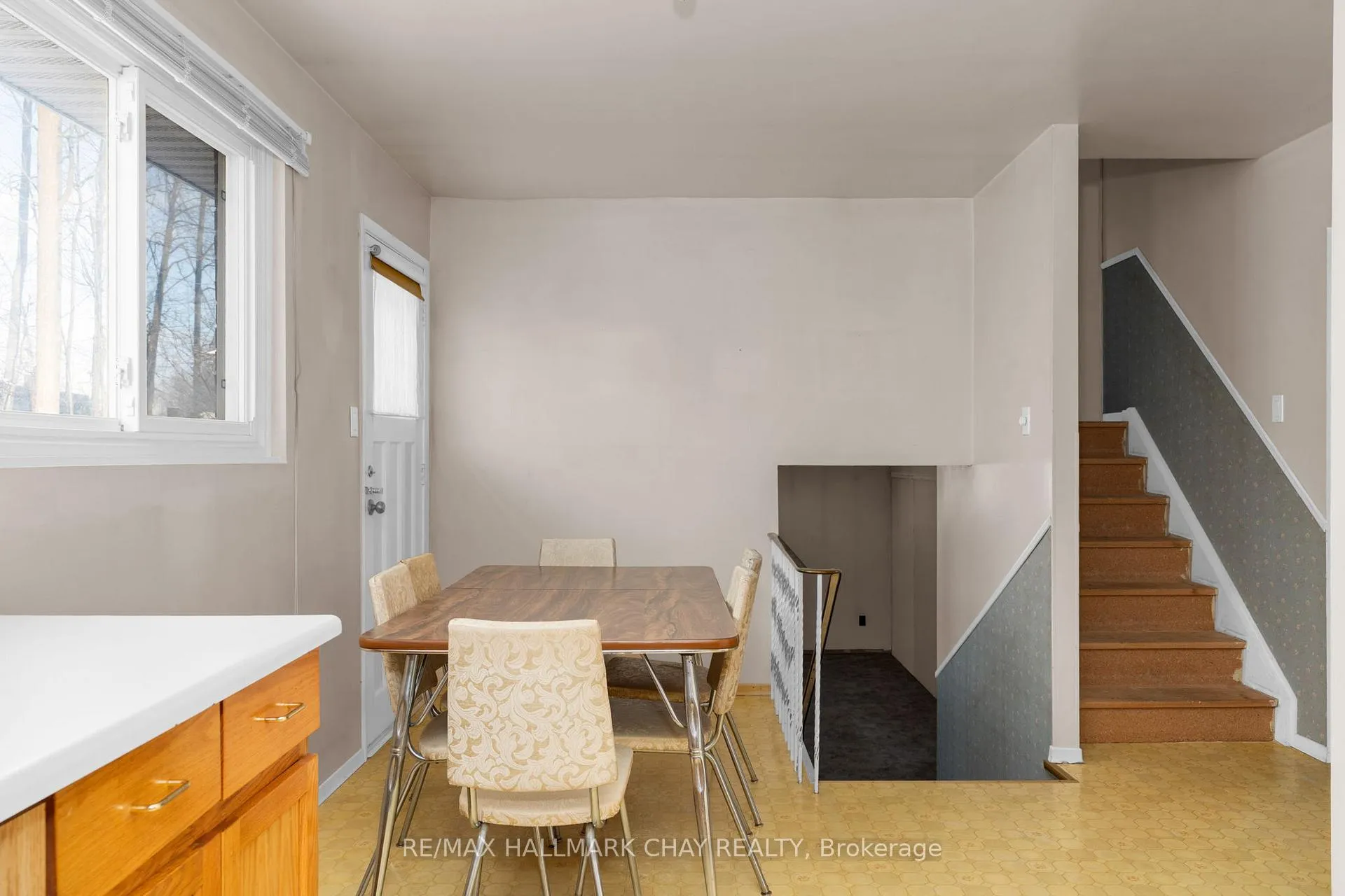 Photo 6 of 31 Springdale Drive, Barrie, Cundles East — HOMEH